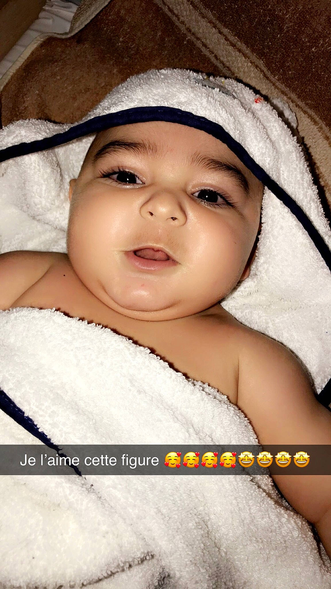 Manuel participe au concours pour gagner de l'argent avec cette photo : baby, beauty, cheek, child, child_model, eye, eyebrow, eyelash, face, fashion_accessory, head, headgear, headwear, lip, mouth, nose, person, photography, portrait_photography, skin