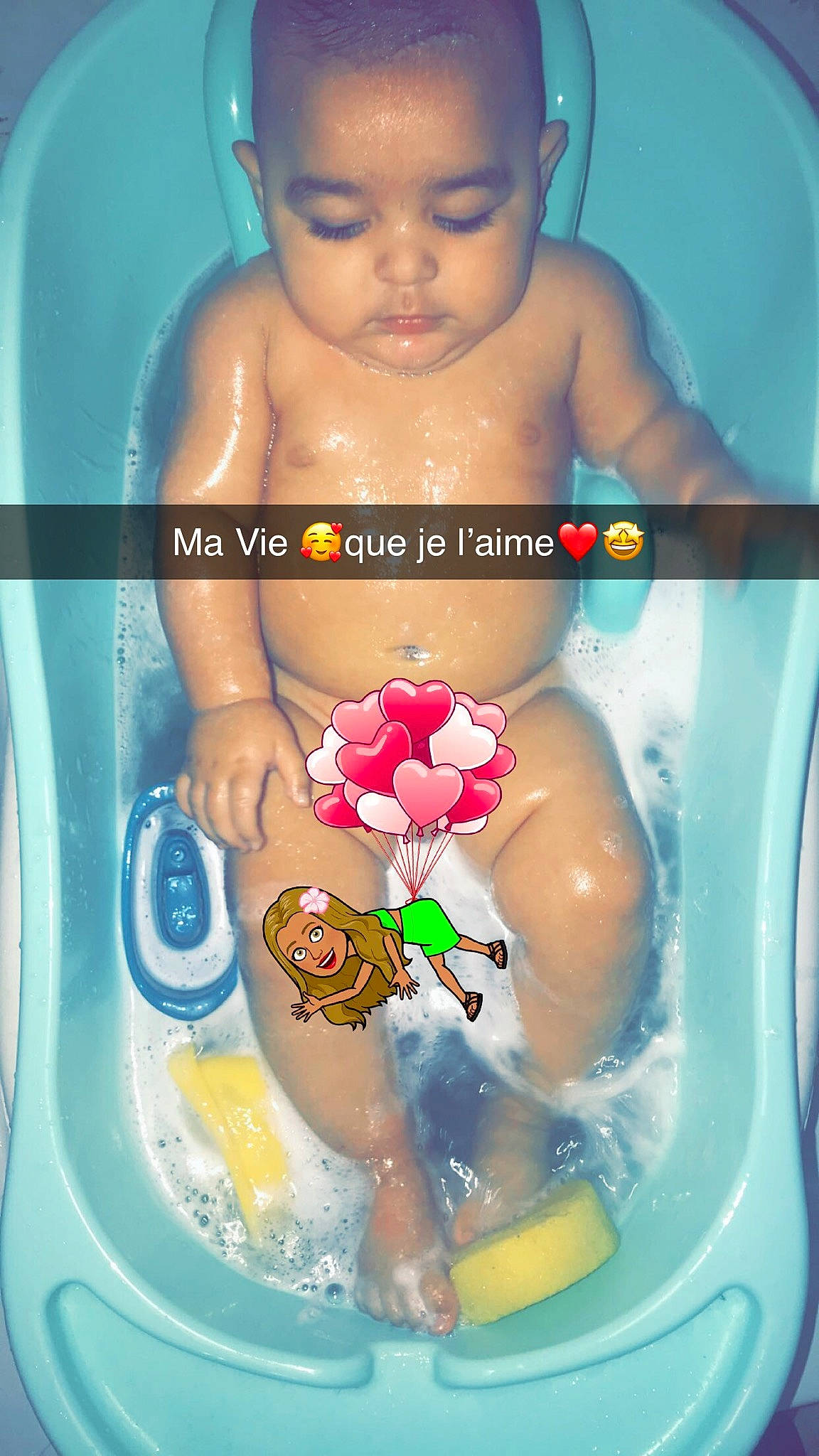 Manuel participe au concours pour gagner de l'argent avec cette photo : baby, baby_bathing, baby_products, bathing, bathtub, child, fun, person, personal_care, toddler, washing