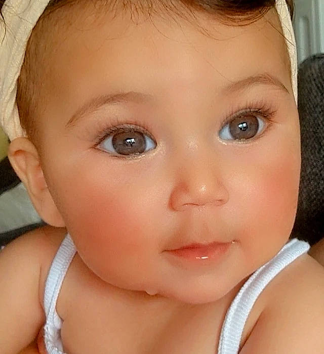 Nour-dalia participe au concours pour gagner de l'argent avec cette photo : baby, black_hair, cheek, chin, ear, eye, eyebrow, eyelash, forehead, happy, human_body, iris, lip, mouth, neck, no_expression, nose, organ, person, skin