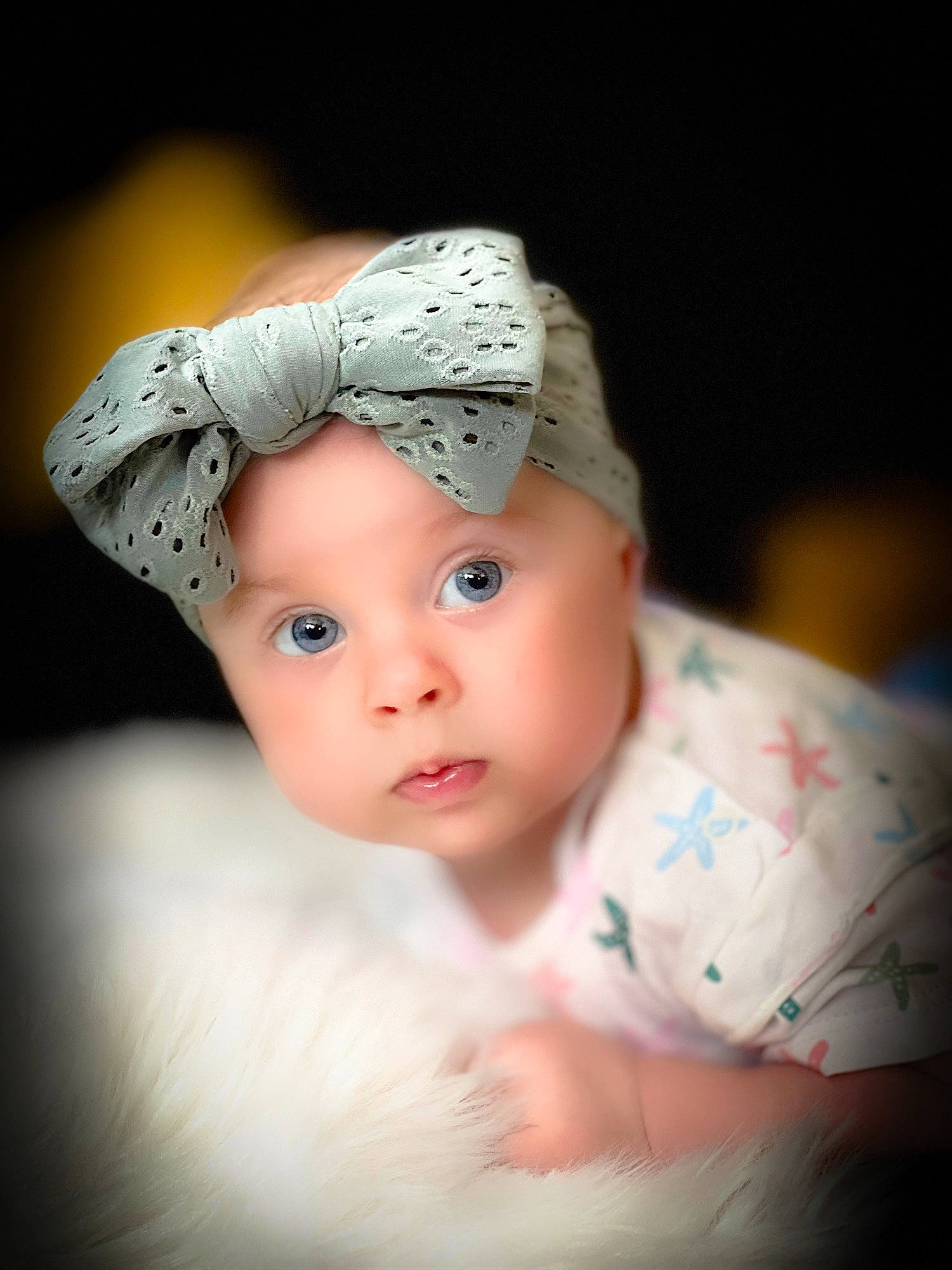 Gabby participe au concours pour gagner de l'argent avec cette photo : baby, baby_toddler_clothing, cap, child, costume_hat, eyebrow, eyelash, fashion_accessory, flash_photography, fun, grass, hair_accessory, happy, hat, headband, headgear, headpiece, headwear, jewellery, lip