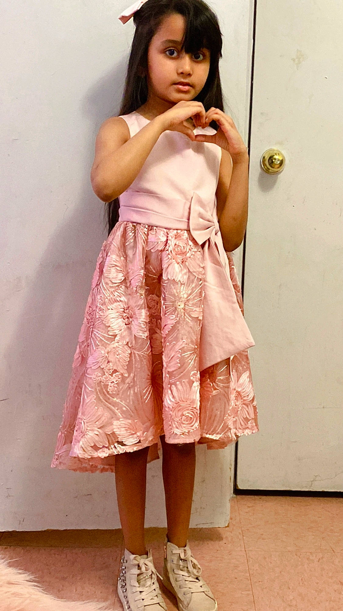 Anabia is registered to the contest to win money with this photo: arm, day_dress, dress, fashion_design, hair, hand, human_body, joint, knee, leg, neck, one_piece_garment, person, pink, shoulder, sleeve, street_fashion, thigh, trunk, waist