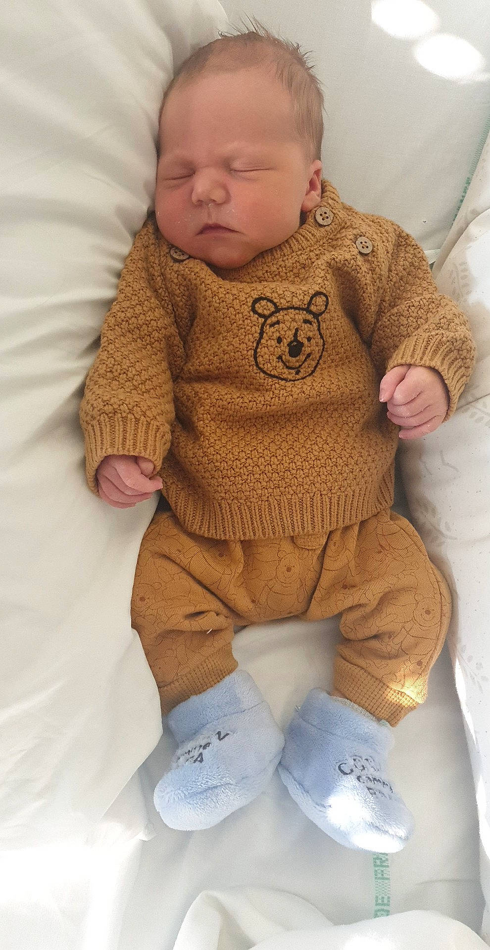 Lyo a rejoint le concours — aidez-le/la à gagner de superbes lots ! baby, baby_products, baby_sleeping, baby_toddler_clothing, cheek, child, comfort, face, head, linens, neck, nose, pattern, person, skin, sleeve, t_shirt, textile, toddler, wool