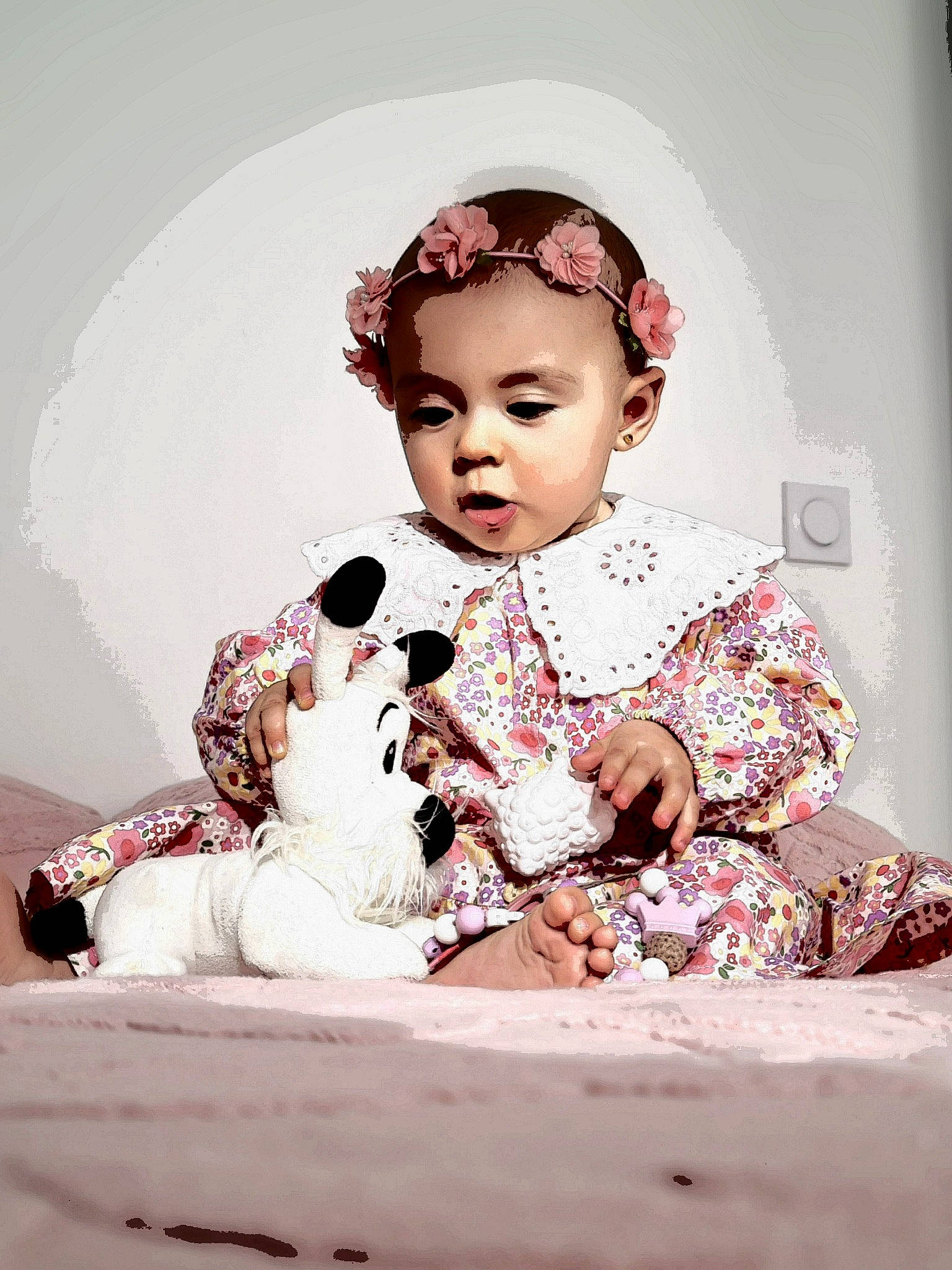 Mirela participe au concours pour gagner de l'argent avec cette photo : baby, baby_toddler_clothing, cheek, child, dress, eyelash, fashion_accessory, fashion_design, flash_photography, happy, headpiece, human_body, kimono, pattern, person, pink, sitting, skin, sleeve, toddler