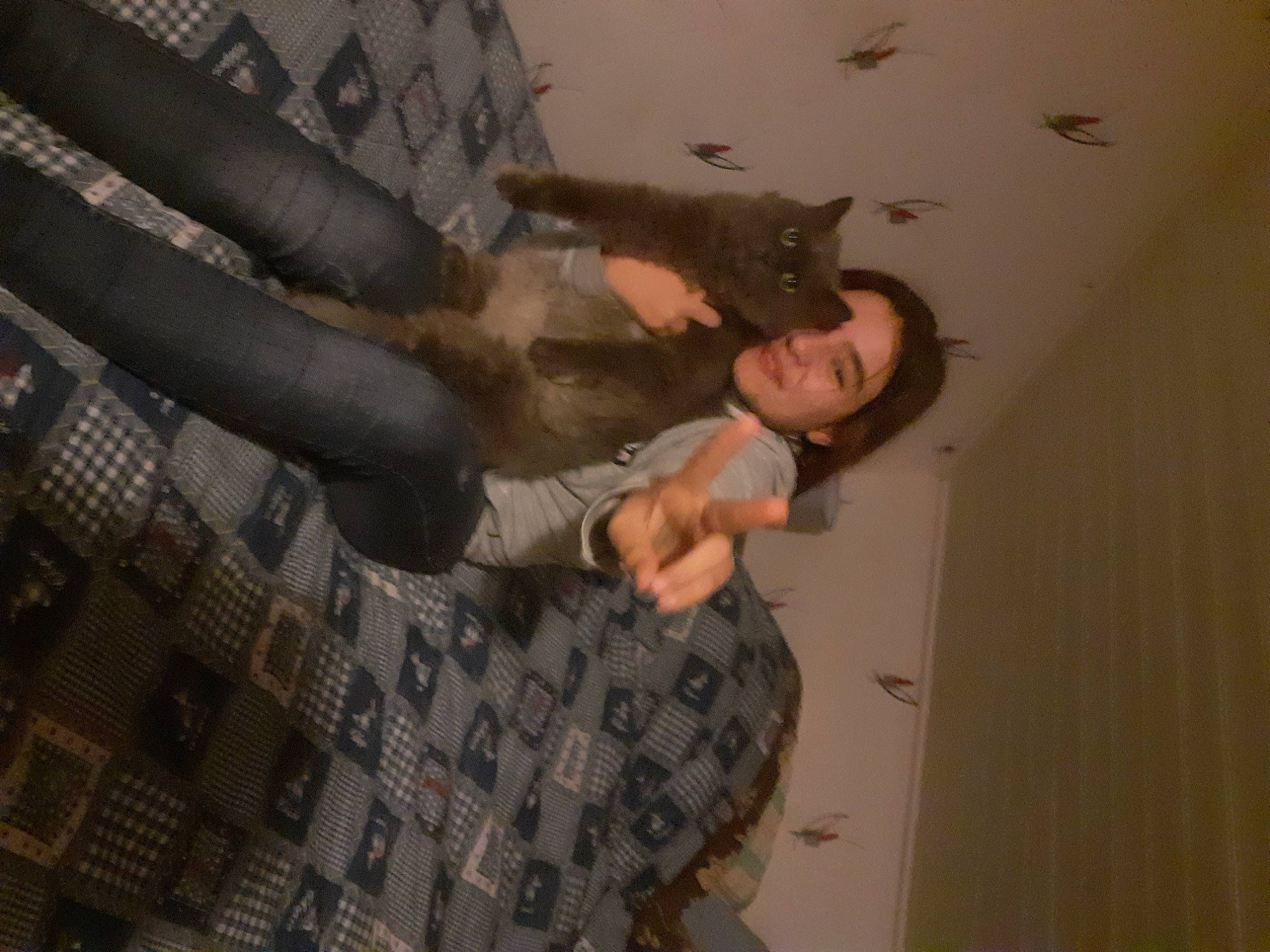 Hira participe au concours pour gagner de l'argent avec cette photo : fawn, gesture, long_hair