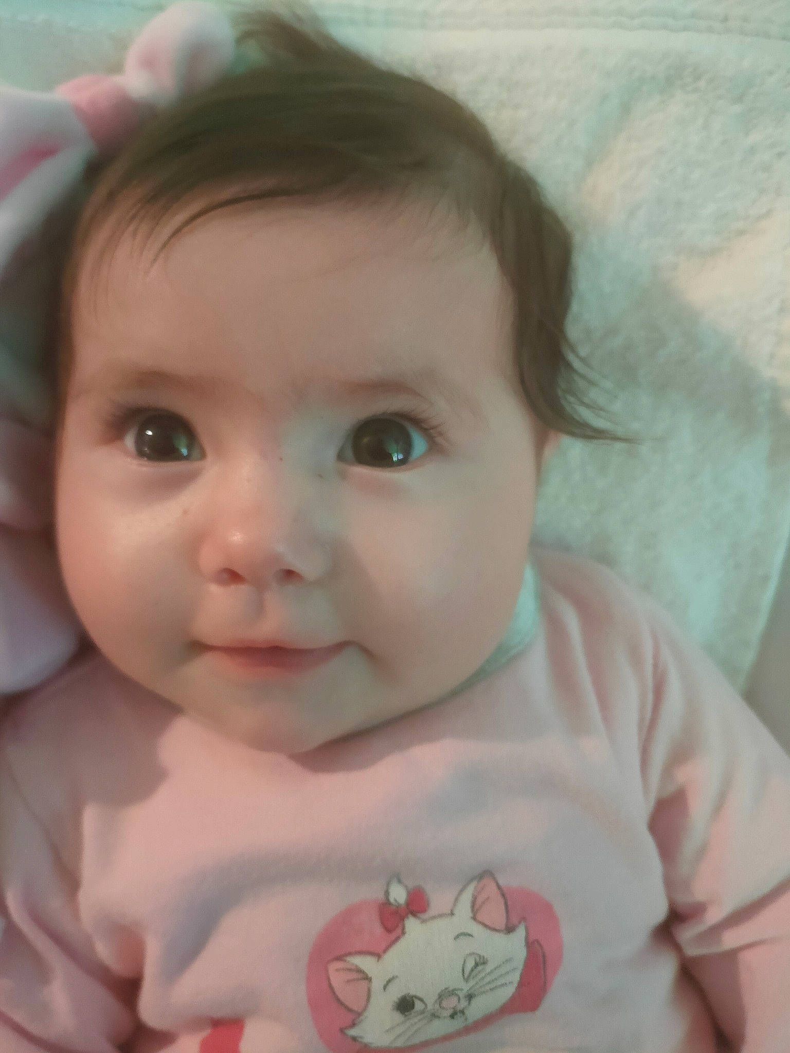 Melina participe au concours pour gagner de l'argent avec cette photo : cheek, chin, eye, eyebrow, eyelash, face, facial_expression, forehead, hair, hairstyle, head, iris, lip, mouth, neck, nose, person, skin, smile, textile