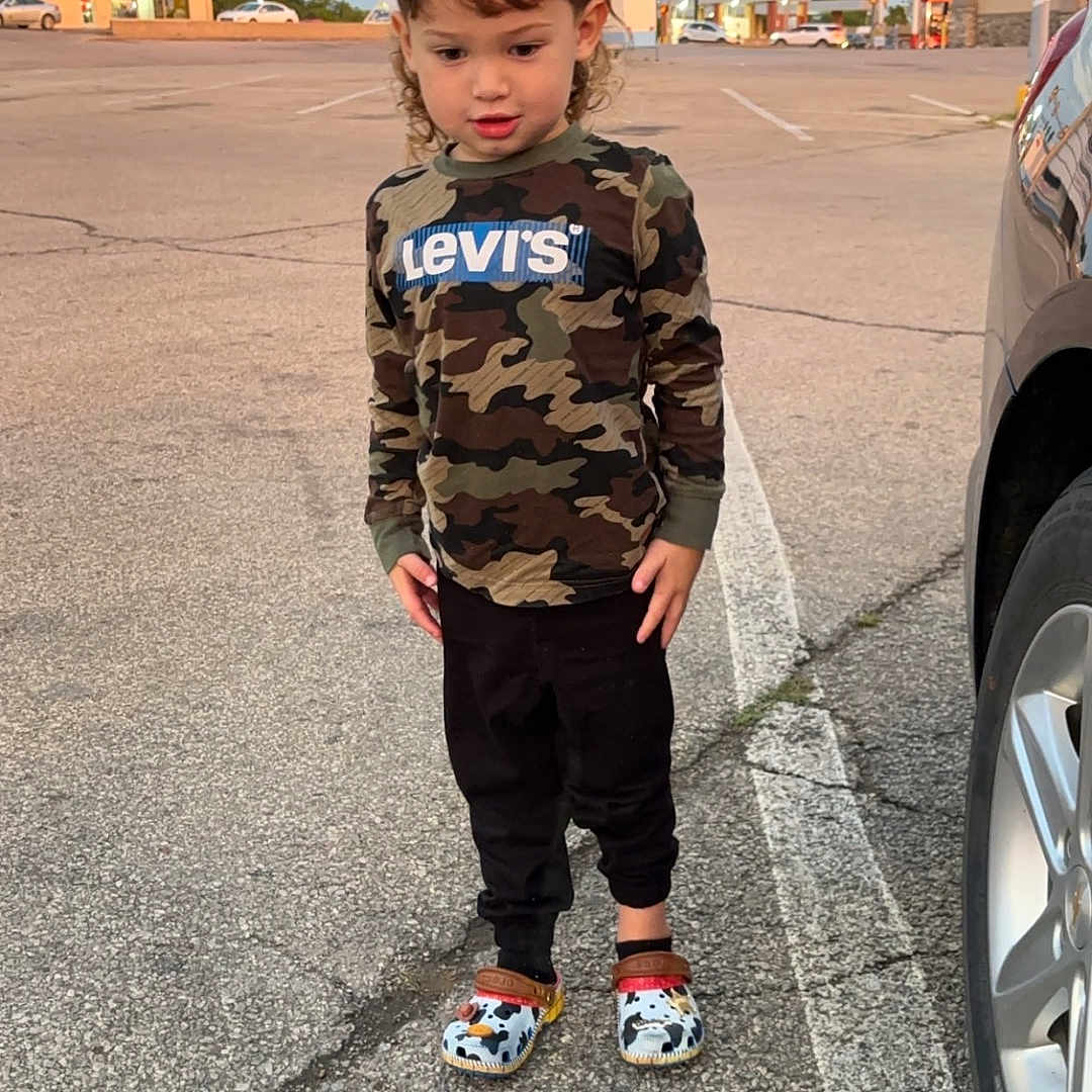 Kingston joined the competition — help win amazing prizes! alloywheel, car, carwheel, city, clothing, face, footwear, head, machine, pants, person, photography, portrait, road, shoe, spoke, tire, transportation, vehicle, wheel