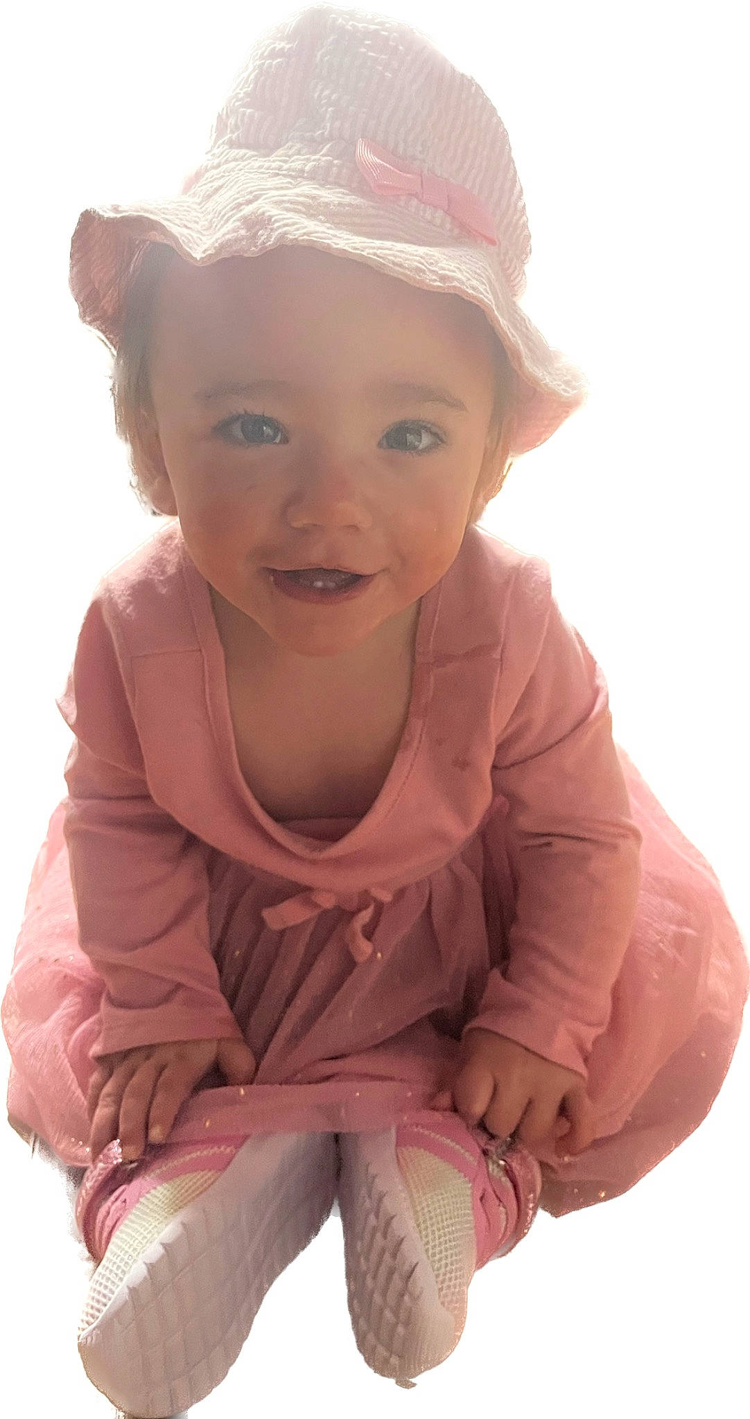 Samara is registered to the contest to win money with this photo: arm, baby_toddler_clothing, cheek, chin, eye, eyebrow, facial_expression, hair, hand, happy, head, human_body, iris, lip, mouth, neck, nose, person, skin, sleeve