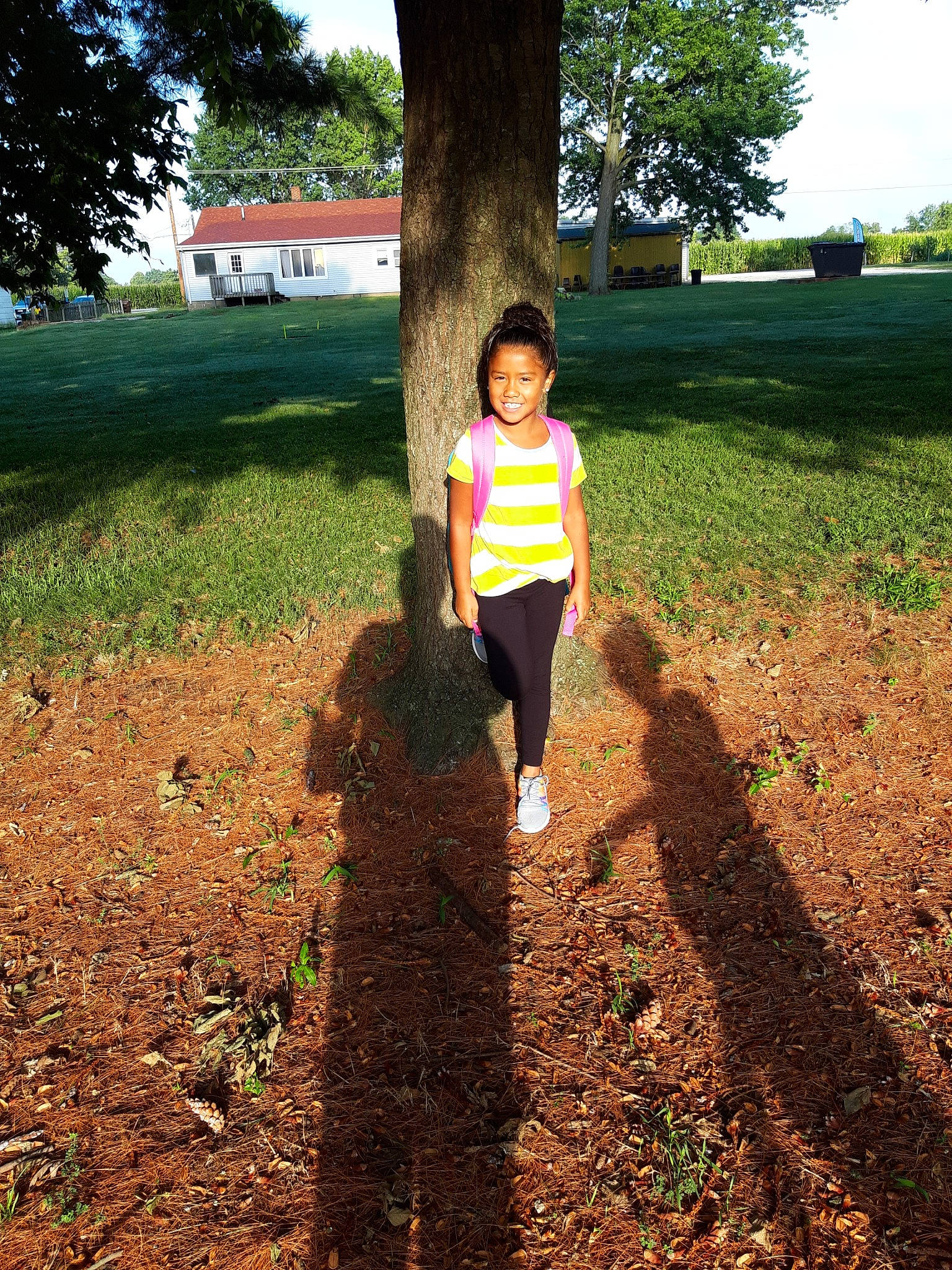 Jazmin is registered to the contest to win money with this photo: adaptation, child, fun, grass, hand, joy, leaf, person, plant, plantation, play, recreation, soil, toddler, tree, woody_plant