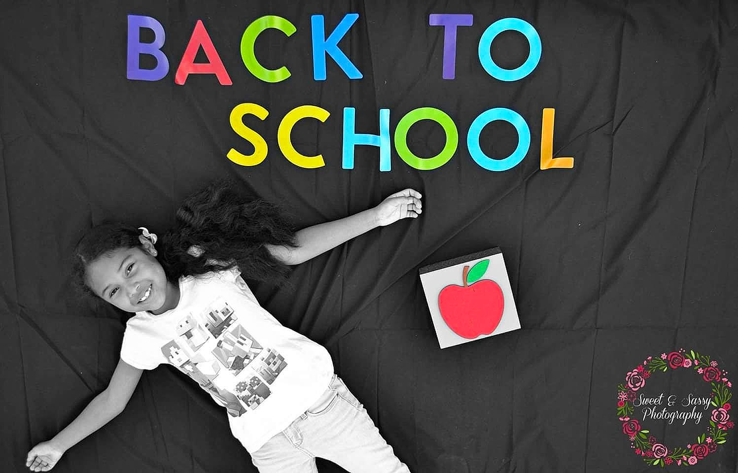 Yasmin is registered to the contest to win money with this photo: advertising, brand, computer_wallpaper, design, font, fun, girl, graphic_design, graphics, joy, logo, person, product, t_shirt