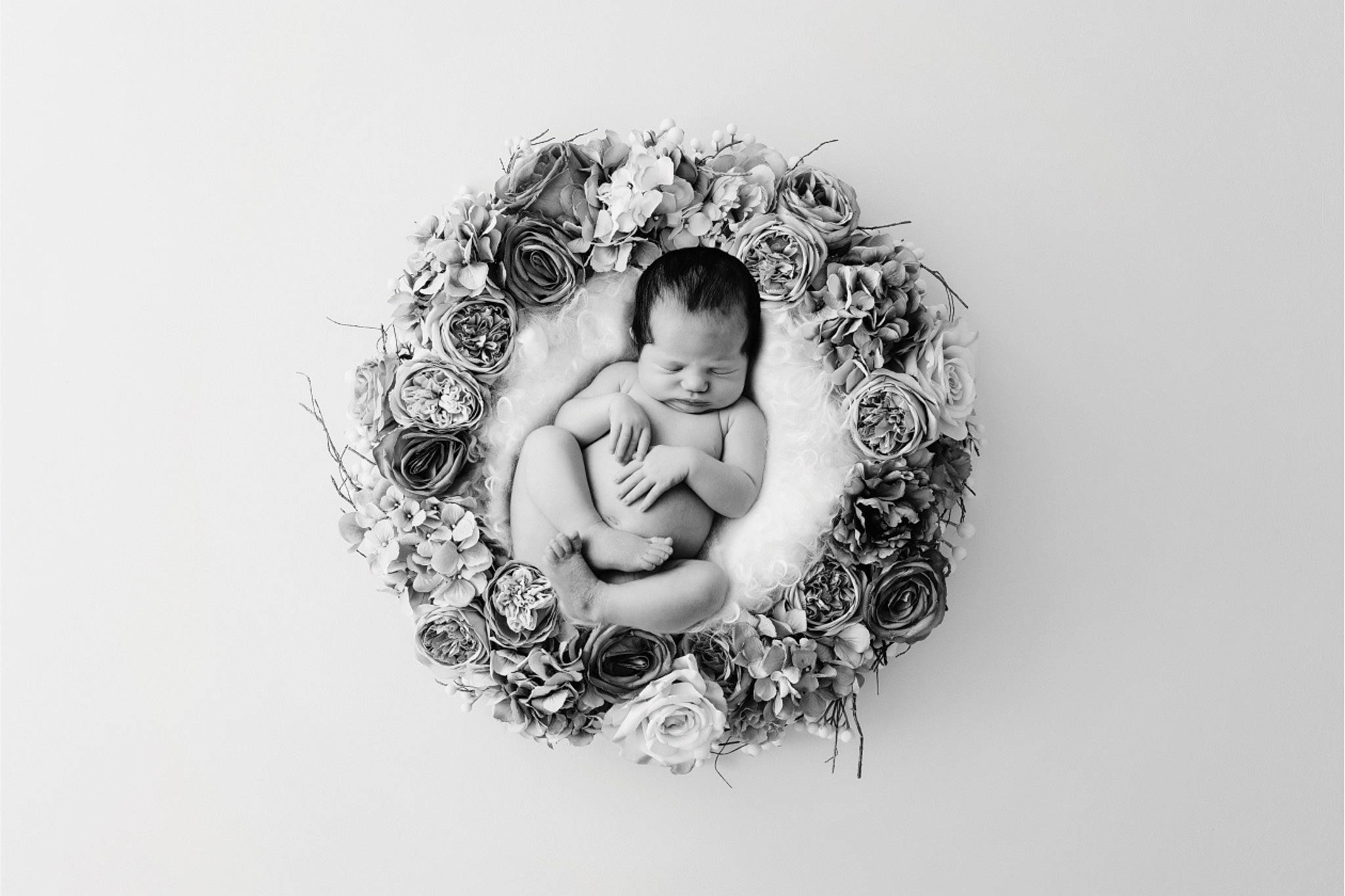 Carla Mia participe au concours pour gagner de l'argent avec cette photo : black_and_white, child, infant, monochrome, monochrome_photography, person, photo_shoot, photograph, photography, still_life_photography, stock_photography