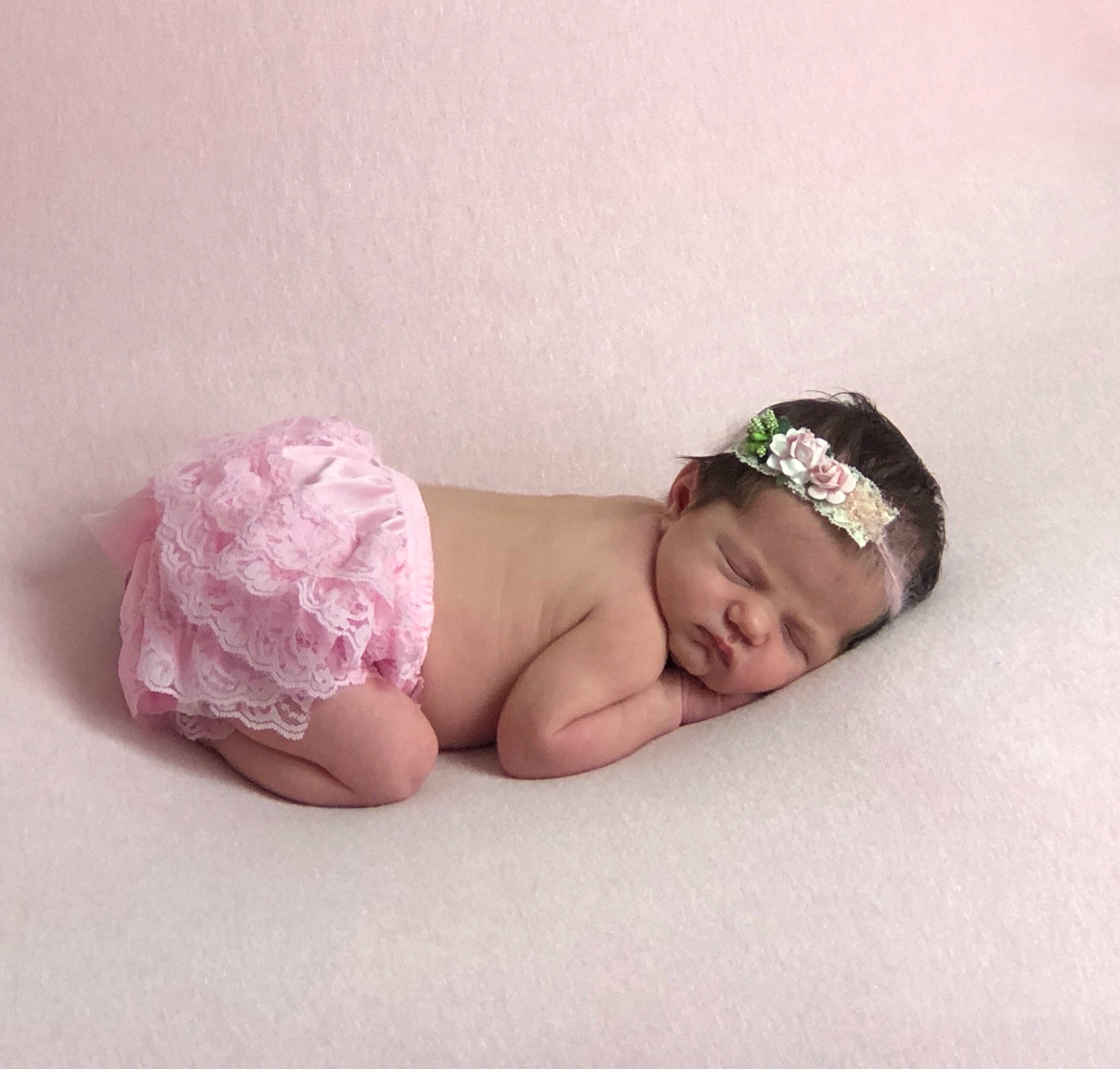 Carla Mia a rejoint le concours — aidez-le/la à gagner de superbes lots ! child, fashion_accessory, hair_accessory, headband, headgear, headpiece, headwear, infant, jewellery, person, pink, product