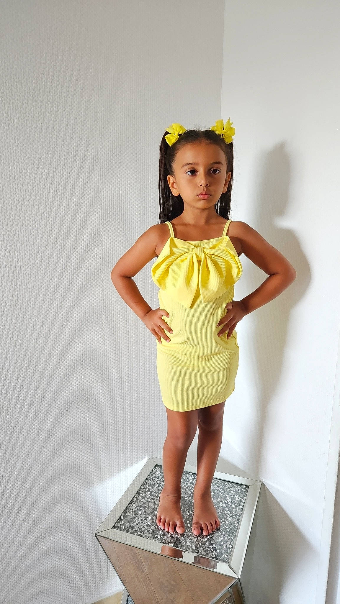 Marie-jeanne a rejoint le concours — aidez-le/la à gagner de superbes lots ! arm, blond, calf, day_dress, doll, dress, electric_blue, fashion_design, fashion_model, hair, human_leg, knee, leg, long_hair, neck, one_piece_garment, person, sleeve, thigh, trunk