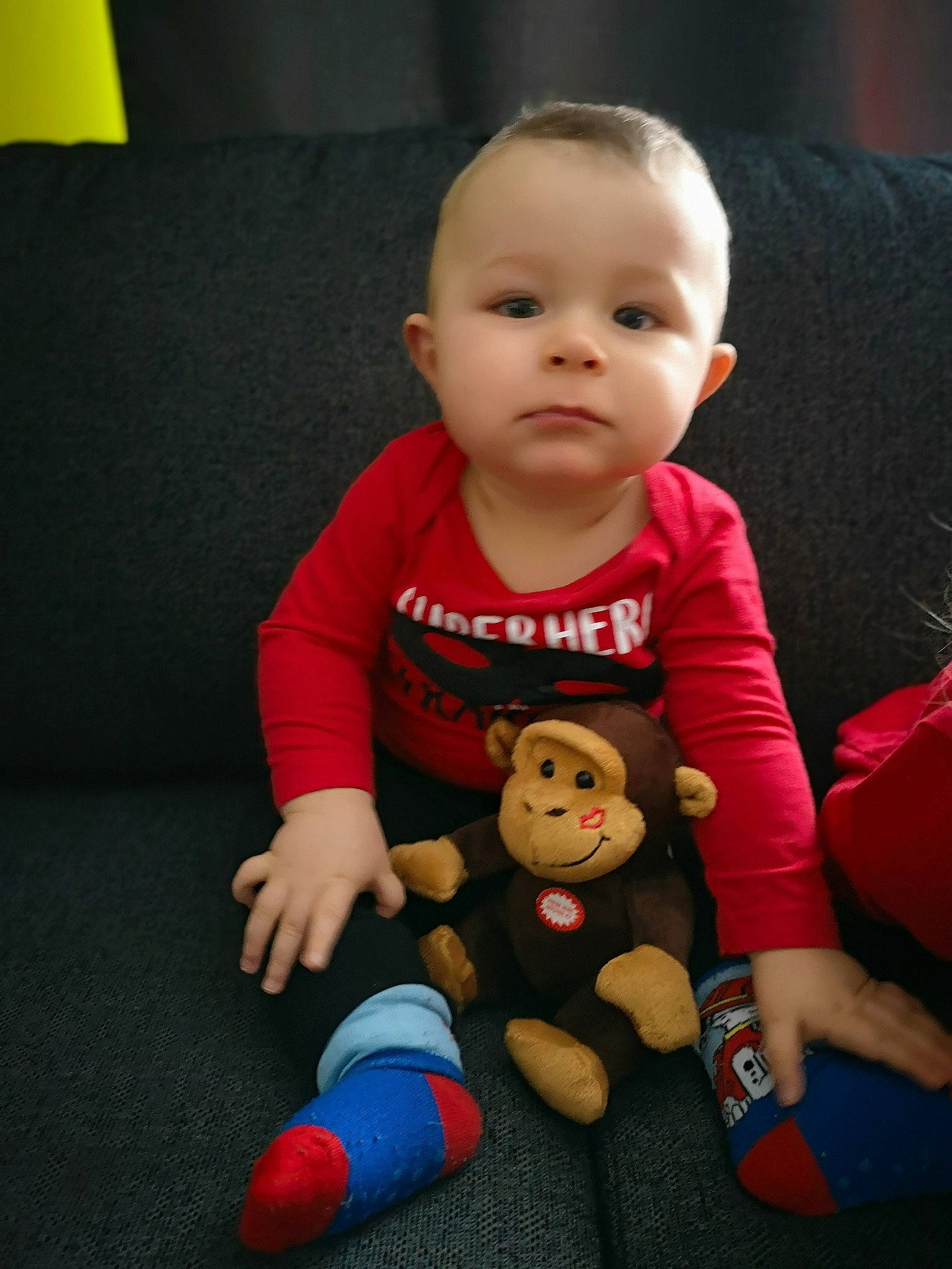 Lucas participe au concours pour gagner de l'argent avec cette photo : baby, baby_toys, cheek, child, head, person, play, sitting, skin, toddler, toy