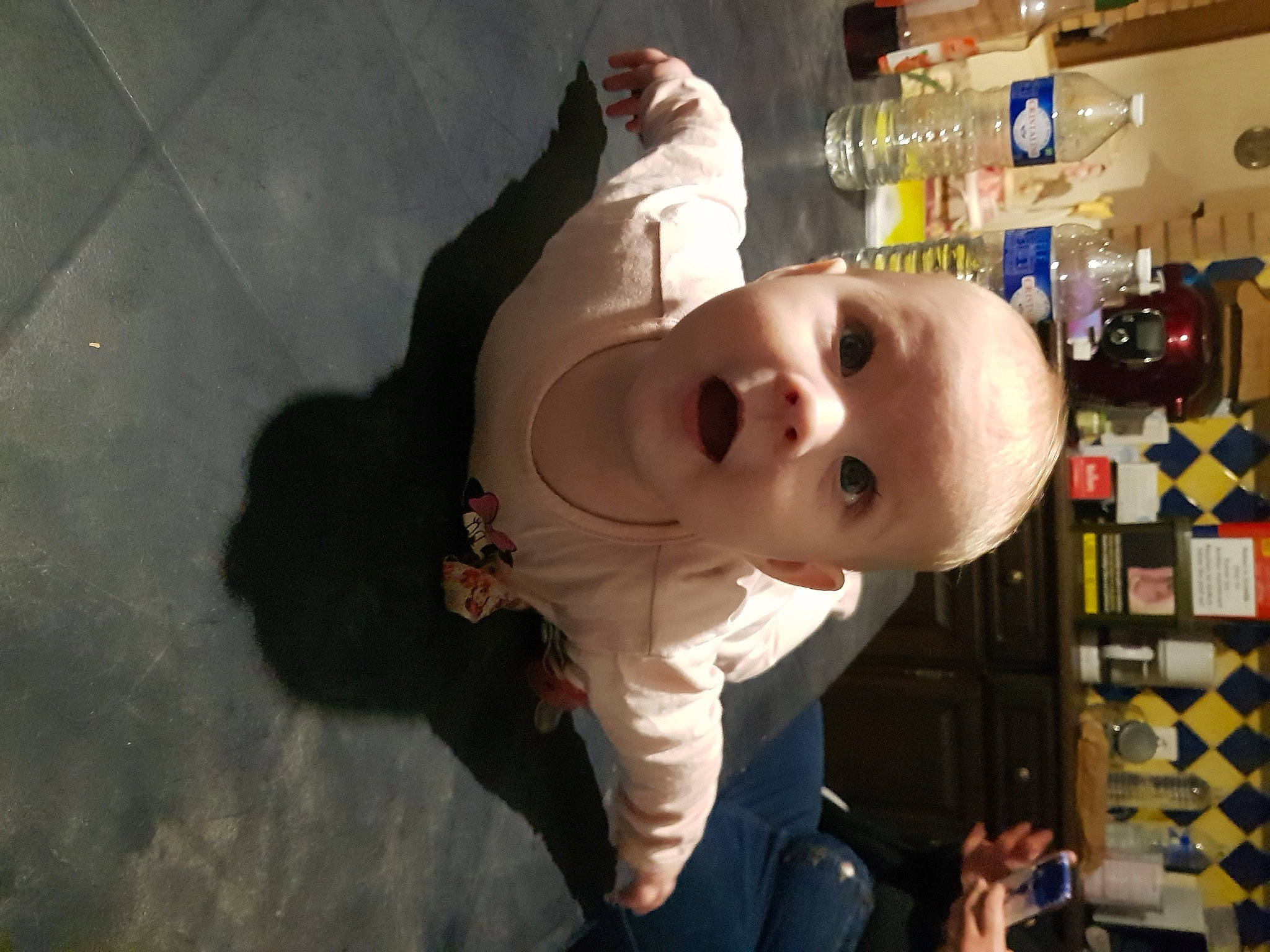 émilia a rejoint le concours — aidez-le/la à gagner de superbes lots ! baby, bottle, cheek, child, eyelash, fun, gas, machine, mouth, nose, person, plastic_bottle, refrigerator, room, surprise, toddler, toy, wood