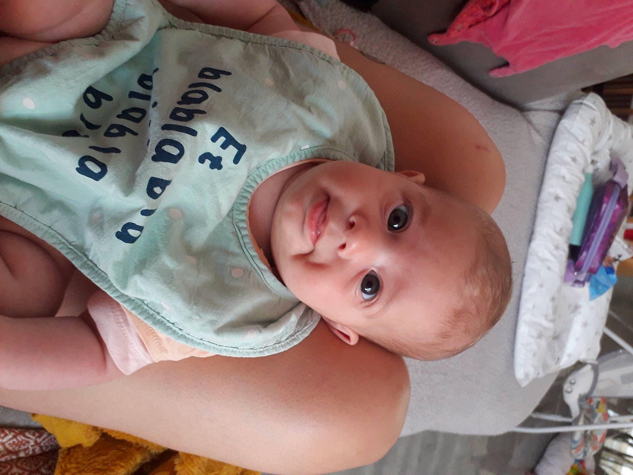 Leïa participe au concours pour gagner de l'argent avec cette photo : baby, baby_products, baby_toddler_clothing, cheek, chest, child, comfort, eyelash, finger, hat, head, mouth, nail, organ, person, pink, skin, sleeve, thumb, toddler