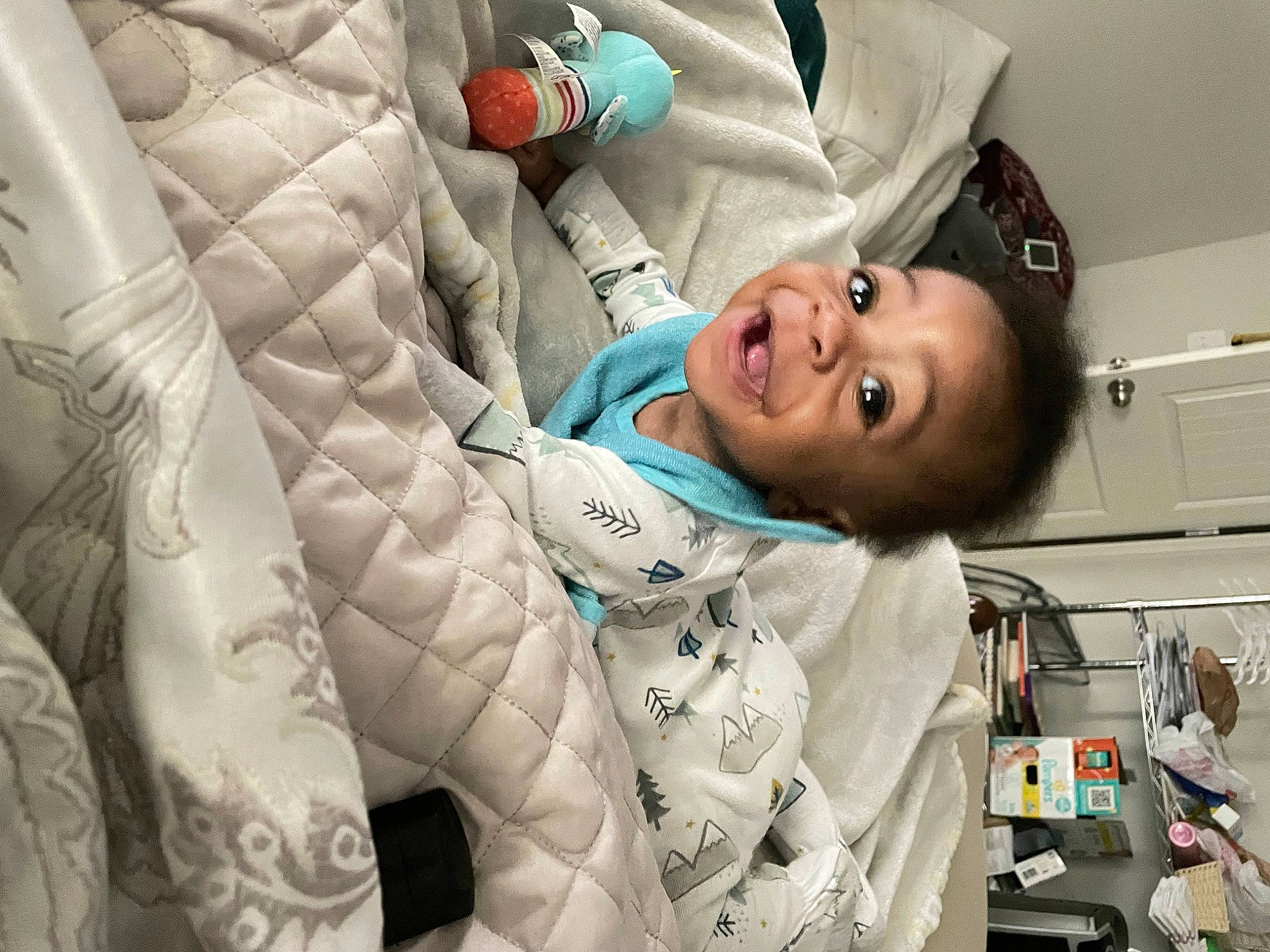 Kordai is registered to the contest to win money with this photo: baby, baby_products, baby_safety, baby_toddler_clothing, child, comfort, happy, hat, health_care, hospital, hospital_bed, linens, pattern, person, photography, product, room, service, smile, textile