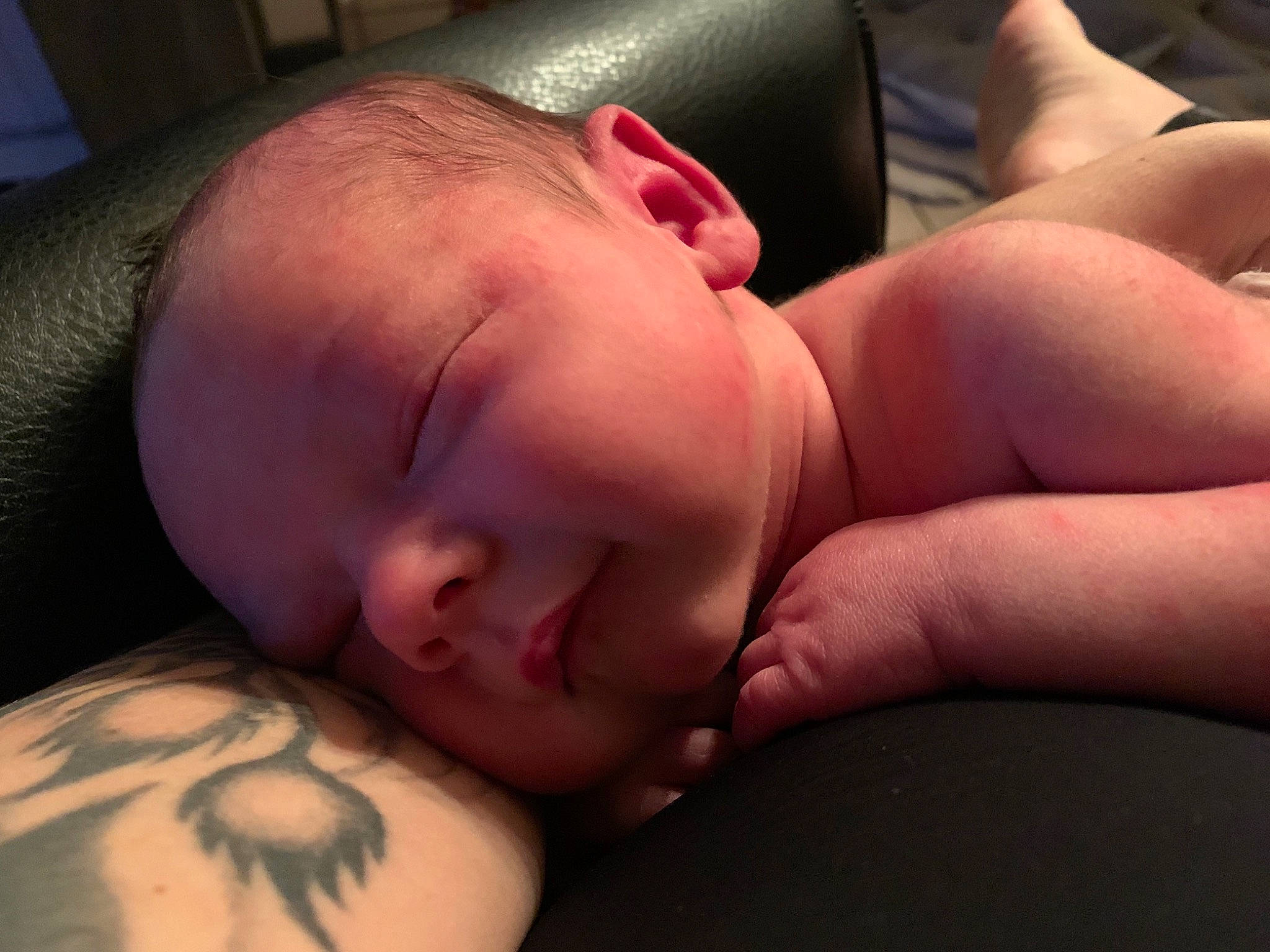 Jackson a rejoint le concours — aidez-le/la à gagner de superbes lots ! baby, baby_toddler_clothing, bedtime, cheek, child, comfort, eyebrow, eyelash, finger, forehead, human, lip, muscle, nap, neck, organ, person, skin, sleep, tattoo