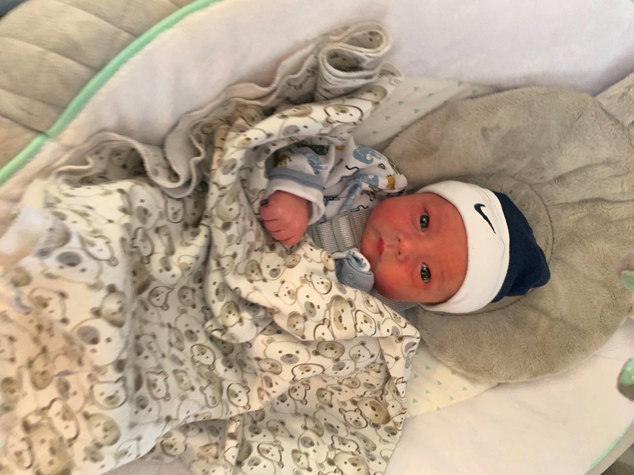 Jackson participe au concours pour gagner de l'argent avec cette photo : baby, baby_products, baby_toddler_clothing, bedtime, comfort, eye, headwear, linens, nose, person, textile