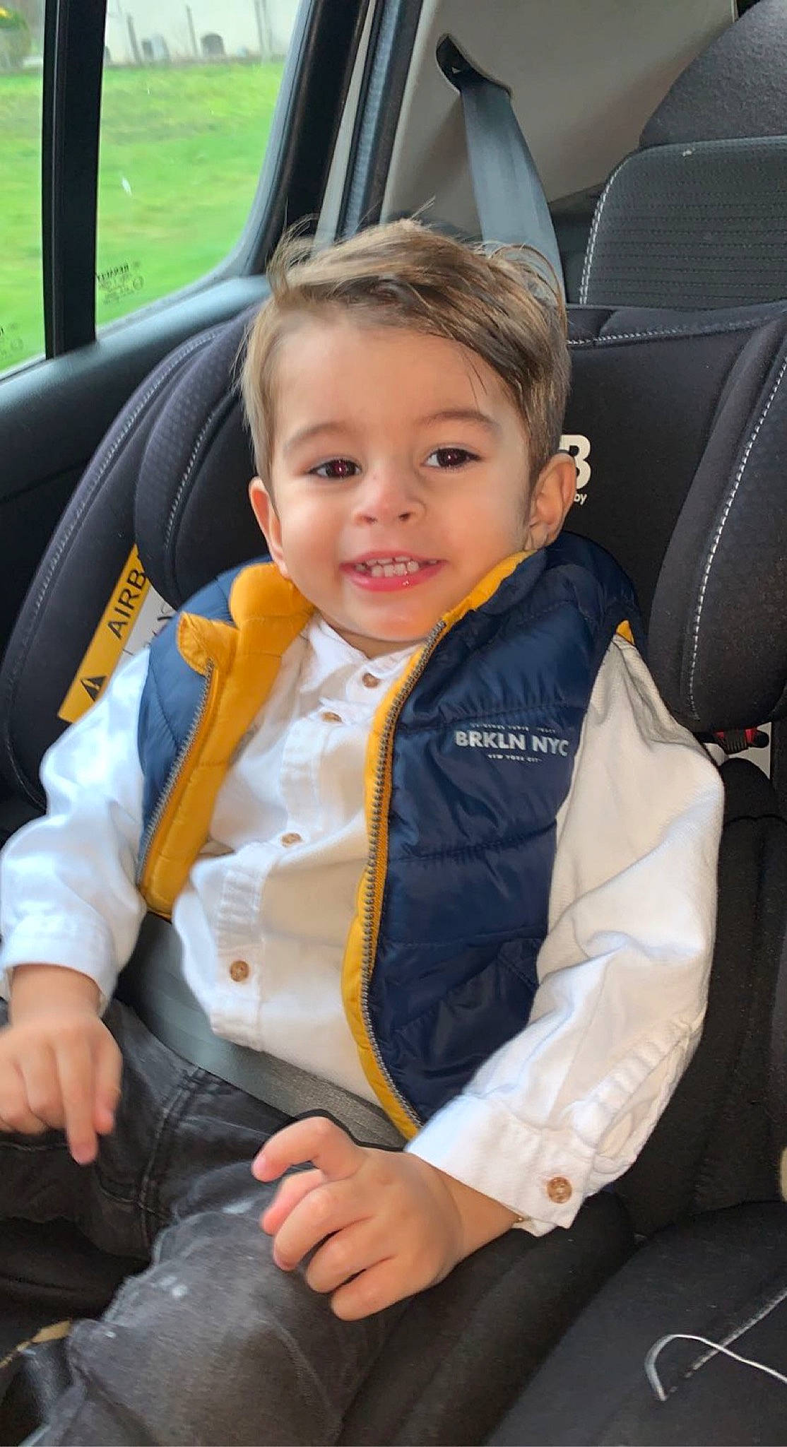 Juanico a rejoint le concours — aidez-le/la à gagner de superbes lots ! auto_part, automotive_design, car, car_seat, car_seat_cover, child, comfort, family_car, fun, head_restraint, joy, motor_vehicle, person, plant, seat_belt, smile, steering_part, steering_wheel, toddler, tree