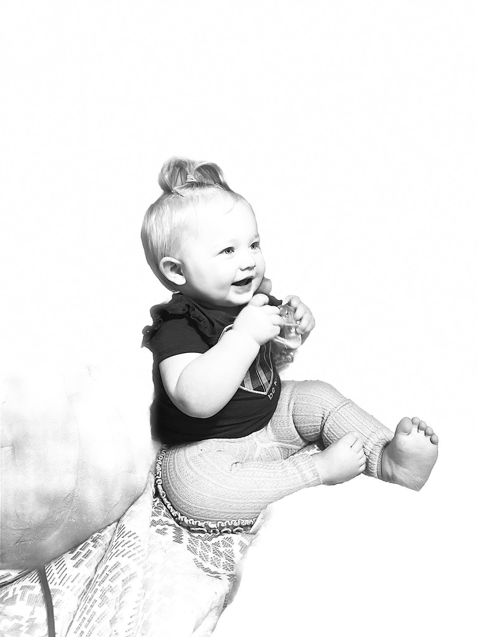 Kari joined the competition — help win amazing prizes! arm, baby, baby_toddler_clothing, beauty, black_and_white, flash_photography, gesture, hand, happy, human, human_body, human_leg, leg, monochrome, monochrome_photography, person, stomach, style, thigh, trunk