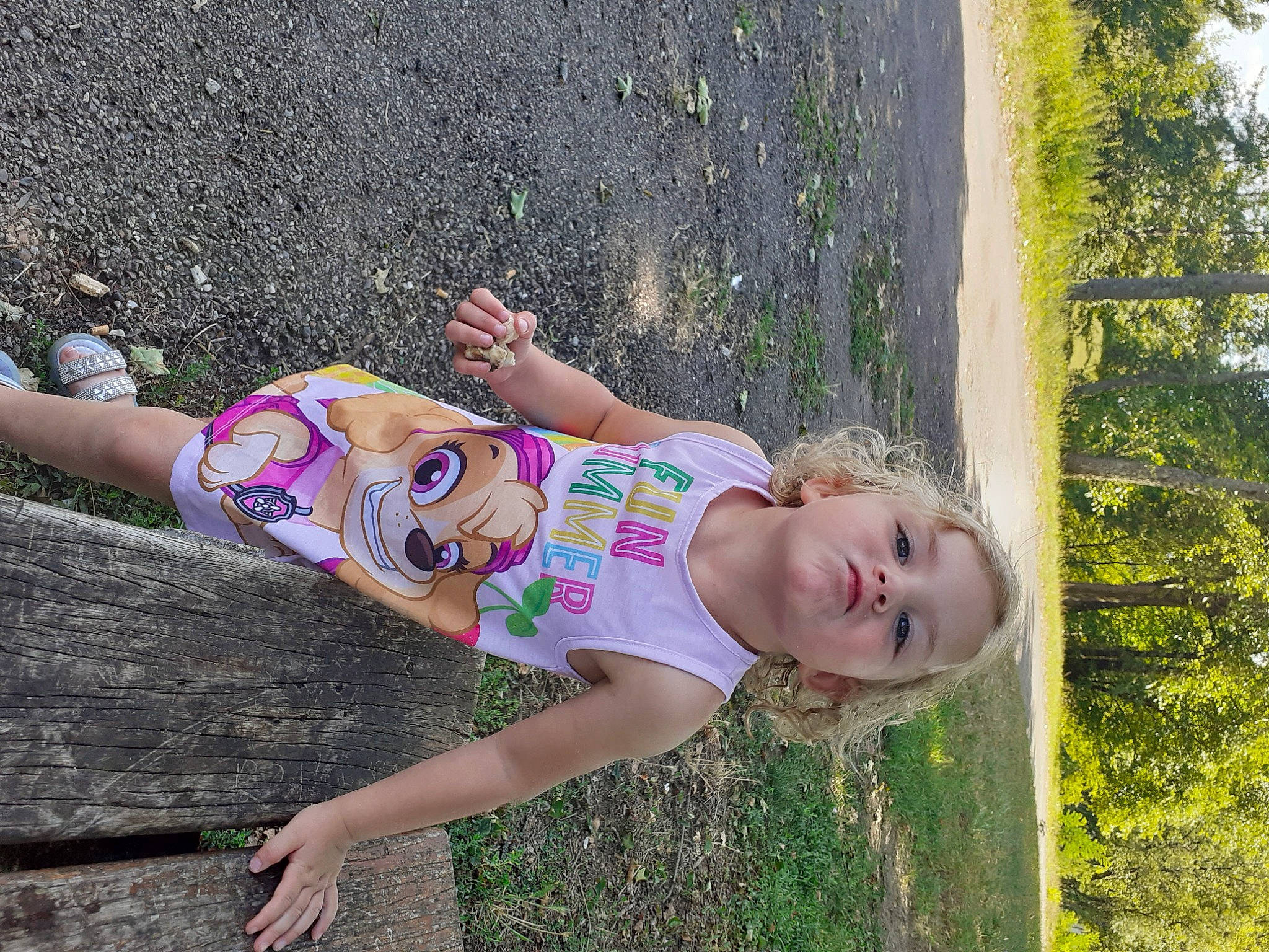 Elina participe au concours pour gagner de l'argent avec cette photo : cool, dress, eyewear, fawn, fun, grass, hand, happy, joint, leisure, people_in_nature, person, pink, plant, recreation, skin, smile, summer, thigh, tree