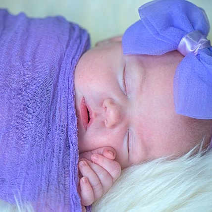 Beatrice is registered to the contest to win money with this photo: