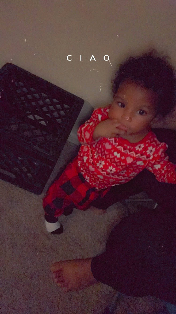 Jewel is registered to the contest to win money with this photo: baby, baby_toddler_clothing, child, comfort, computer_keyboard, cool, finger, flash_photography, floor, flooring, fun, hairstyle, happy, input_device, netbook, pattern, person, sleeve, space_bar, standing