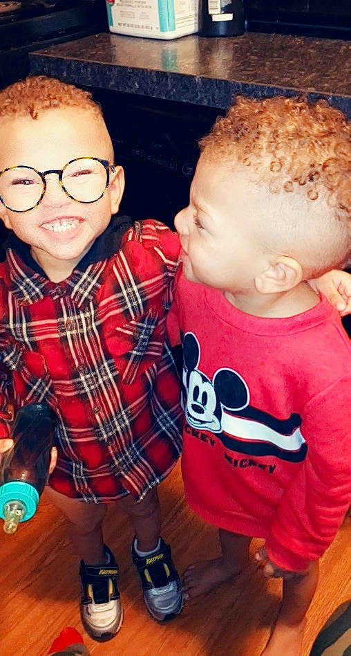 Romeo is registered to the contest to win money with this photo: cheek, child, cool, design, eyewear, glasses, head, joy, pattern, person, plaid, t_shirt, tartan, textile, toddler, toy