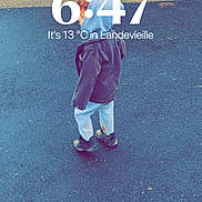 Ethan a rejoint le concours — aidez-le/la à gagner de superbes lots ! asphalt, carmine, denim, electric_blue, fictional_character, font, knee, lane, logo, pedestrian, recreation, road, road_surface, rolling, shadow, sidewalk, sky, sportswear, tar, walking_shoe