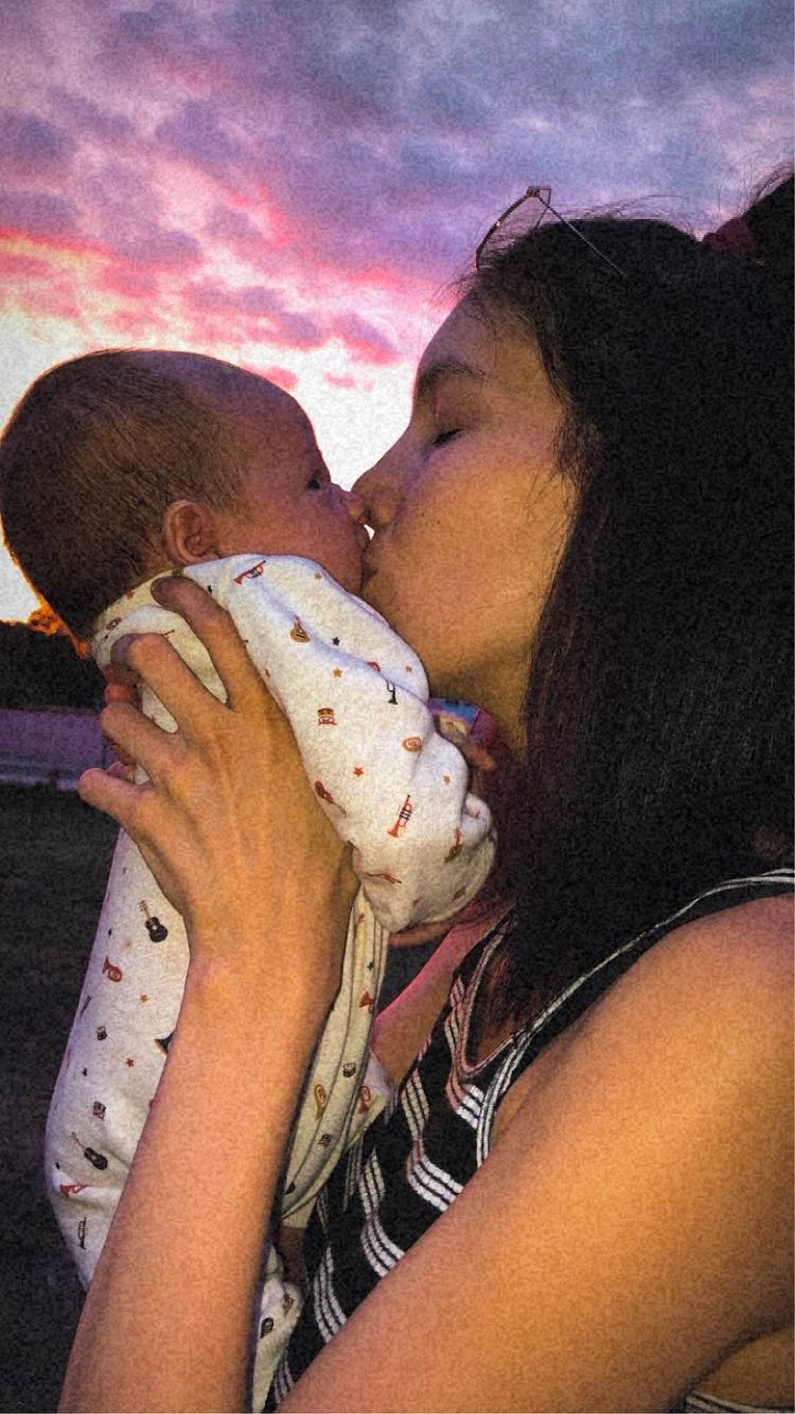 Ethan participe au concours pour gagner de l'argent avec cette photo : baby, cheek, child, cloud, ear, flash_photography, fun, gesture, happy, hug, kiss, lip, long_hair, nail, nose, people_in_nature, person, romance, skin, sky