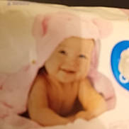 Lena a rejoint le concours — aidez-le/la à gagner de superbes lots ! baby, child, towel, pink, smile, face, cute, soft, infant, hooded_towel, skin, baby_towel, pastel, indoor, happy, portrait, person, young_child, baby_bath, cuteness