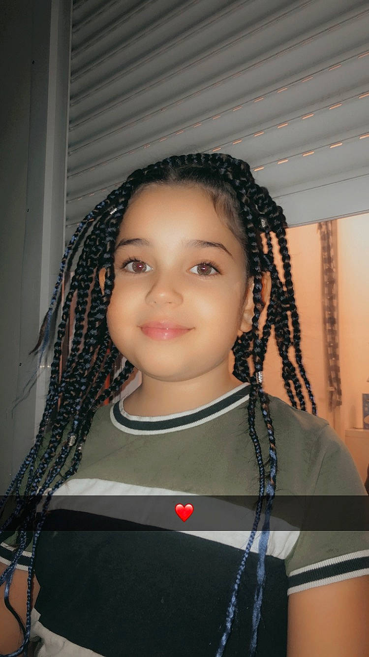 Louna a rejoint le concours — aidez-le/la à gagner de superbes lots ! audio_equipment, black_hair, braid, cheek, chin, cool, cornrows, dreadlocks, event, eyebrow, fashion_accessory, fashion_design, forehead, fun, jewellery, jheri_curl, joy, long_hair, neck, person