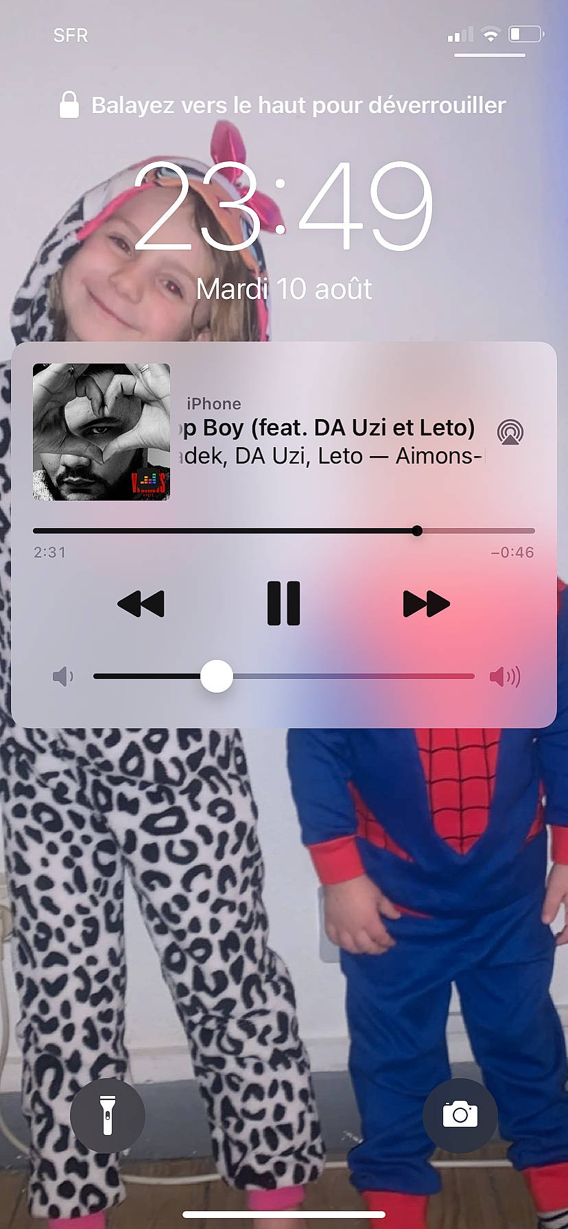 Ilyana a rejoint le concours — aidez-le/la à gagner de superbes lots ! art, child, cool, denim, electric_blue, fashion, font, gesture, headwear, joy, magenta, outerwear, pattern, person, product, room, sleeve, snapshot, sportswear, street_fashion