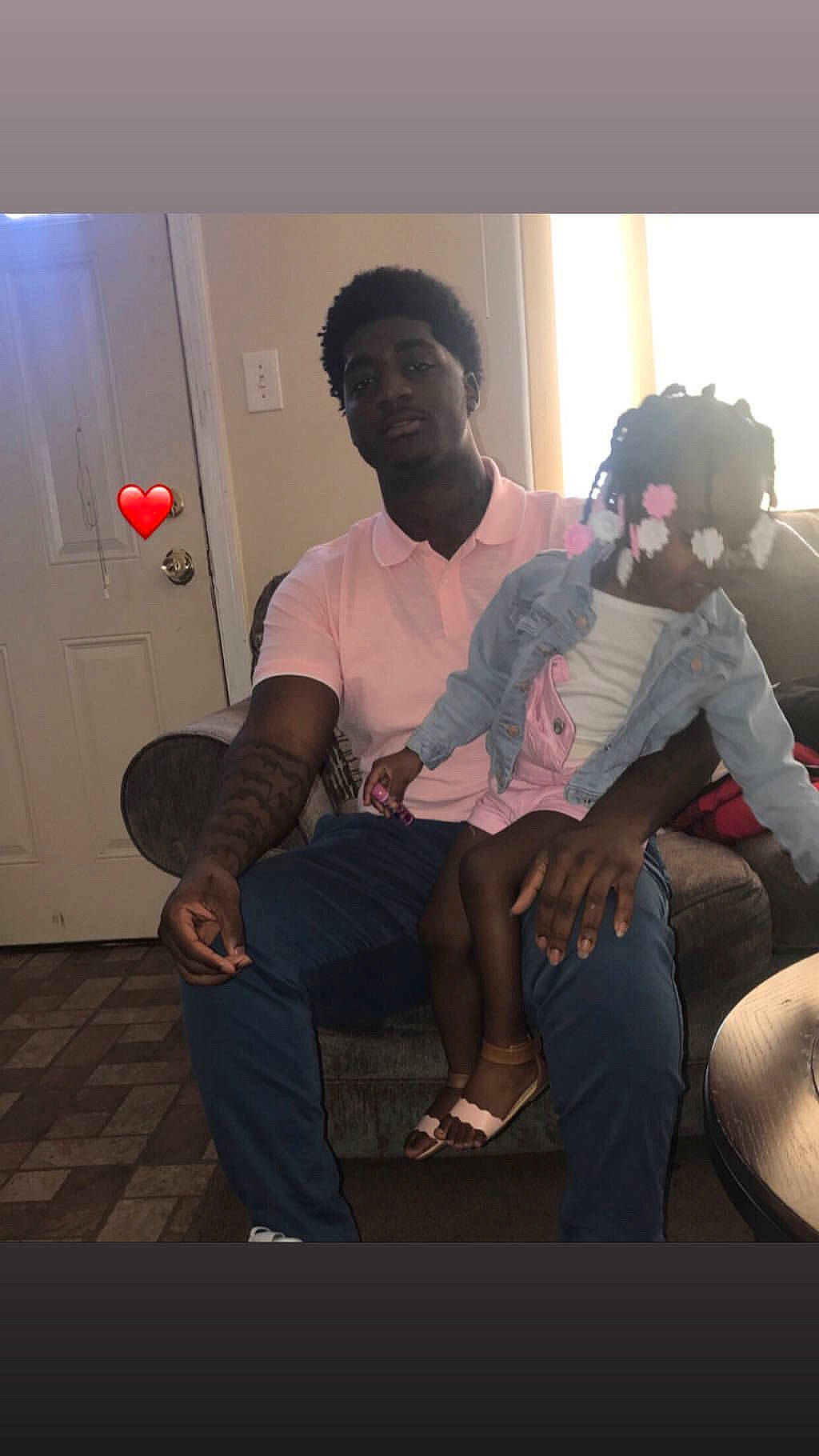 Gada is registered to the contest to win money with this photo: arm, black_hair, fun, leg, person, sitting