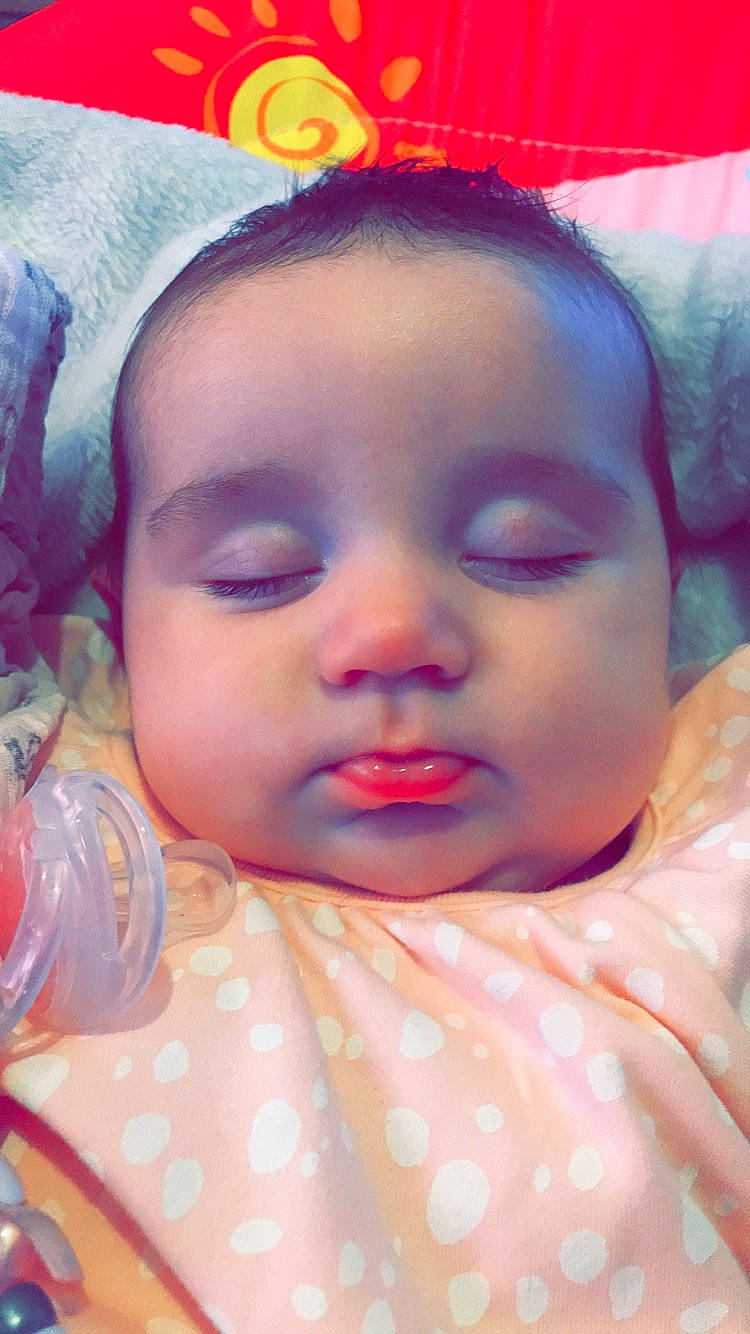 Hollie is registered to the contest to win money with this photo: