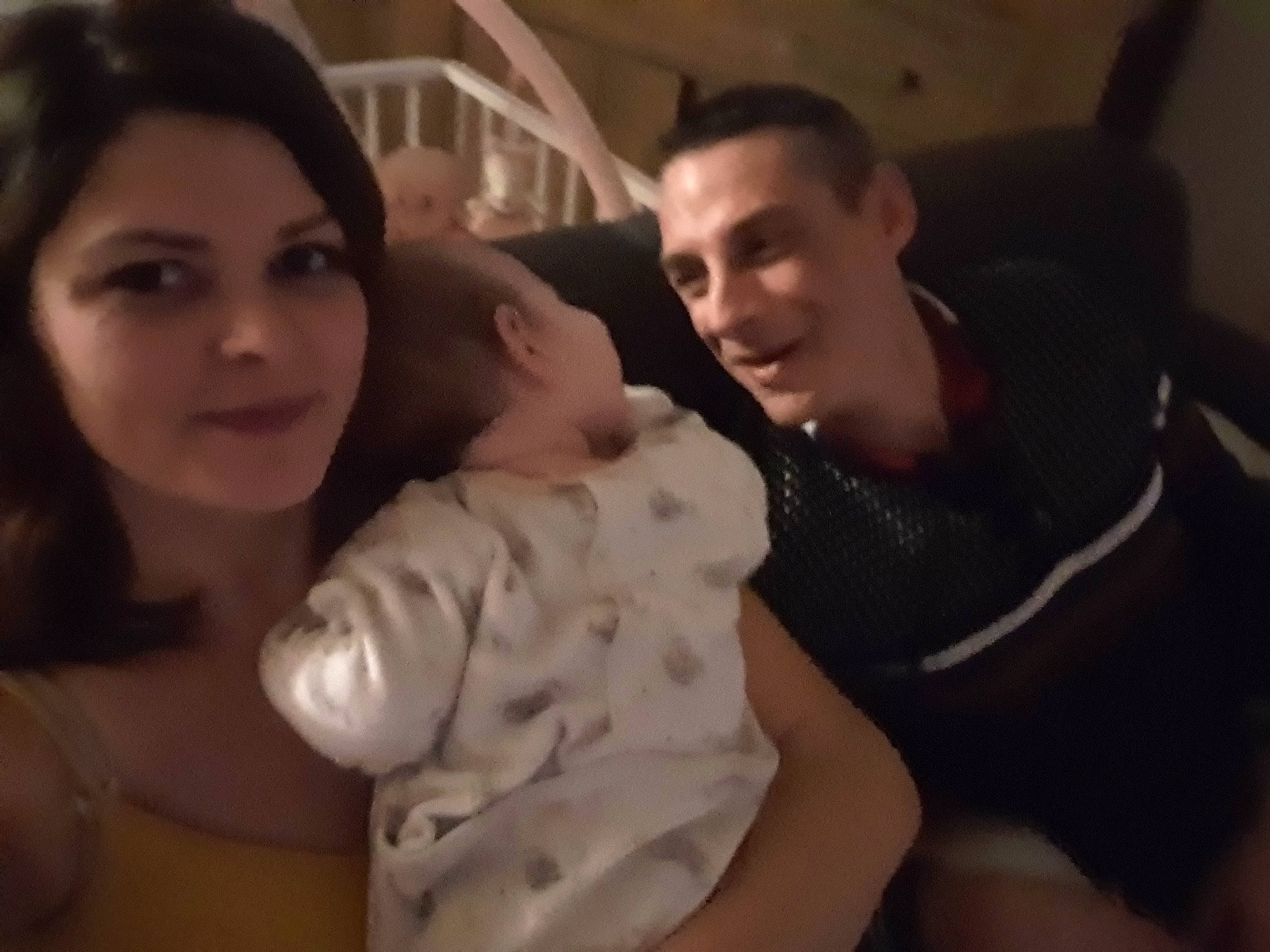 Layana a rejoint le concours — aidez-le/la à gagner de superbes lots ! baby, child, eye, fun, gesture, happy, human, love, mouth, muscle, people, person, photography, selfie, smile