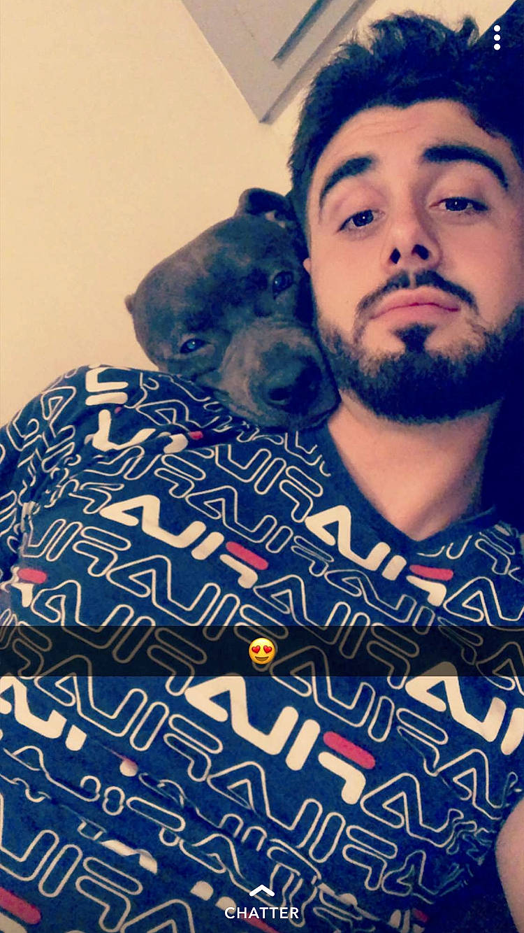 Naska participe au concours pour gagner de l'argent avec cette photo : art, beard, blue, cool, facial_hair, fun, girl, hair, human, pattern, person, product