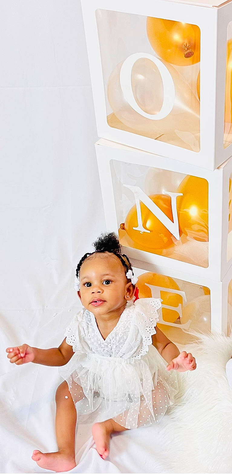 Amoura is registered to the contest to win money with this photo: beauty, bridal_accessory, bridal_clothing, dress, event, eyelash, fashion_accessory, fashion_design, flash_photography, flooring, gesture, happy, headpiece, makeover, peach, person, product, room, shelving, white