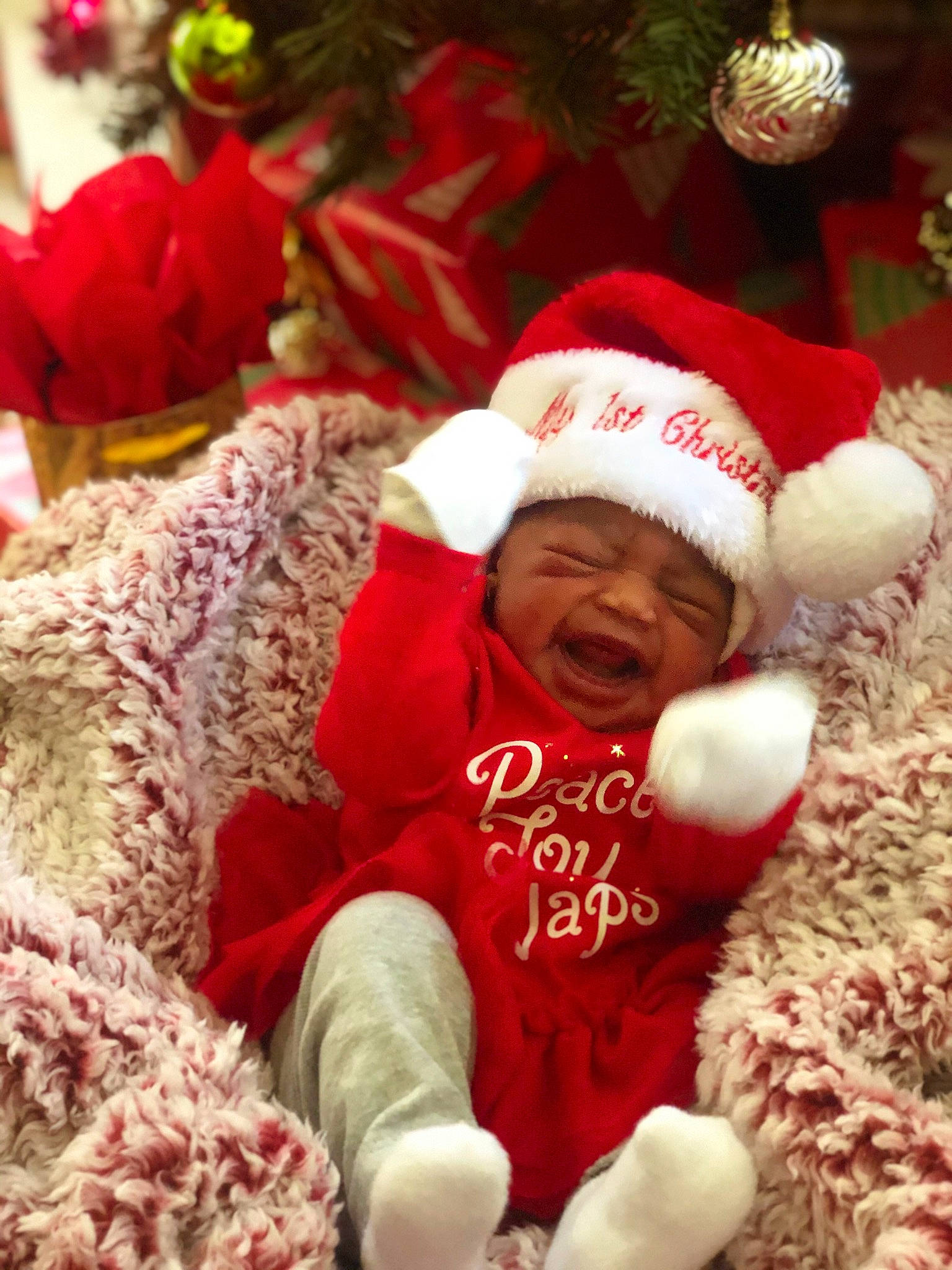 Kimorah is registered to the contest to win money with this photo: child, christmas, christmas_decoration, christmas_eve, christmas_ornament, christmas_tree, event, fictional_character, headwear, holiday, person, santa_claus, toddler, tradition