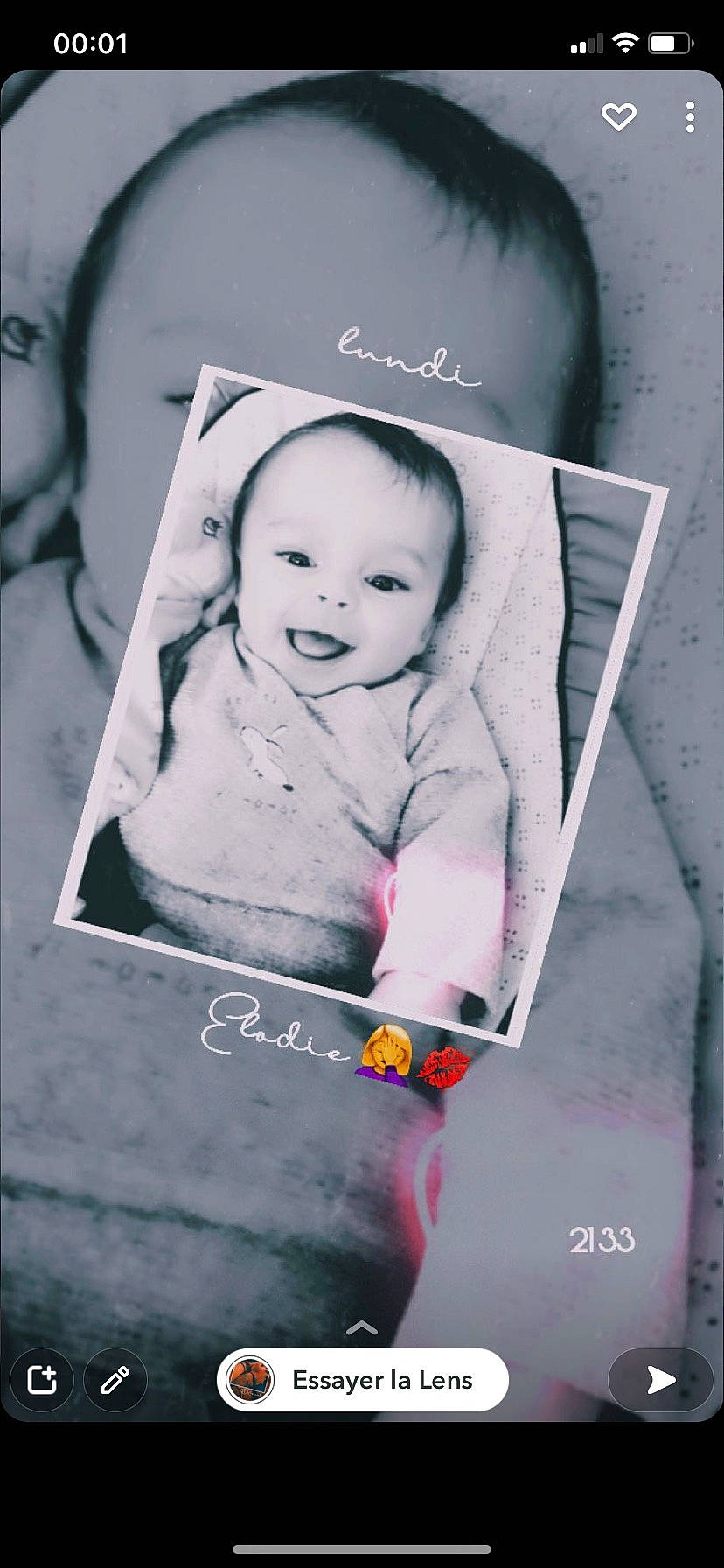 Diogo participe au concours pour gagner de l'argent avec cette photo : art, baby, baby_toddler_clothing, child, flash_photography, happy, monochrome, monochrome_photography, person, photo_caption, picture_frame, pink, rectangle, room, sitting, sleeve, smile, standing, stock_photography, style