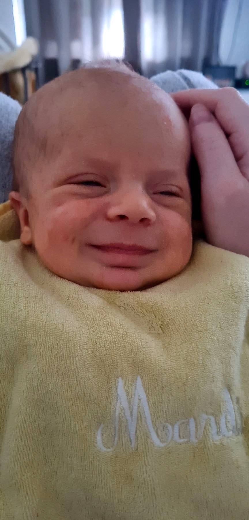 Arthur a rejoint le concours — aidez-le/la à gagner de superbes lots ! baby, baby_laughing, cheek, chin, close_up, comfort, eyebrow, facial_expression, forehead, fun, gesture, grass, happy, joy, lip, mouth, nose, person, skin, smile