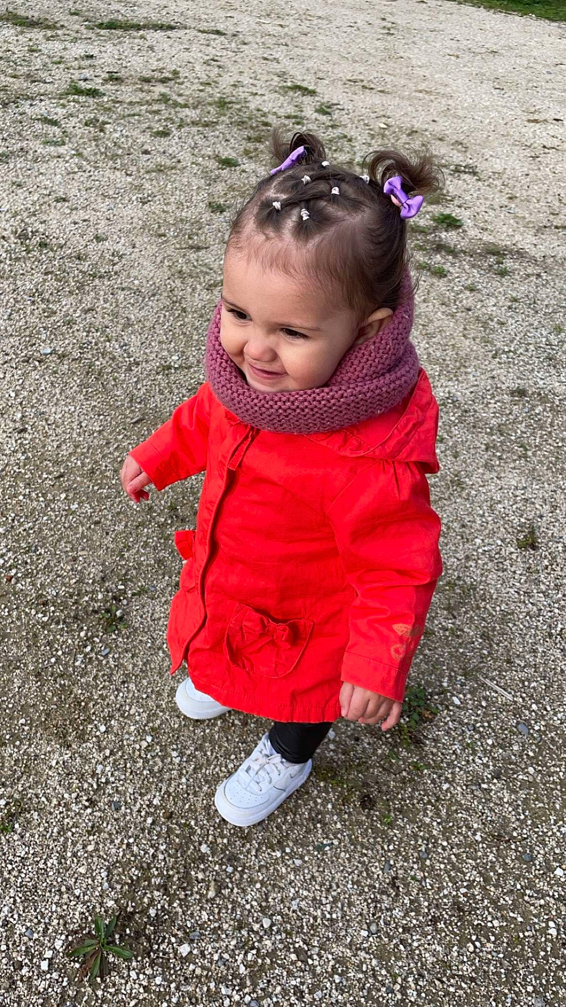 Luna participe au concours pour gagner de l'argent avec cette photo : asphalt, baby, baby_toddler_clothing, child, fun, grass, happy, magenta, pattern, people_in_nature, person, plant, play, portrait_photography, road_surface, sleeve, smile, soil, toddler, tree