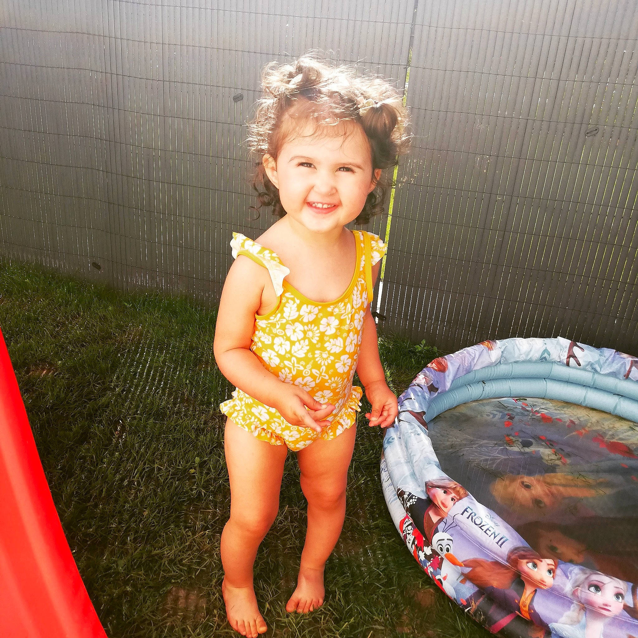 Irina a rejoint le concours — aidez-le/la à gagner de superbes lots ! automotive_exterior, automotive_tire, bumper, child, cool, flash_photography, fun, grass, hairstyle, happy, joy, leisure, motor_vehicle, people_in_nature, person, pink, recreation, smile, summer, thigh