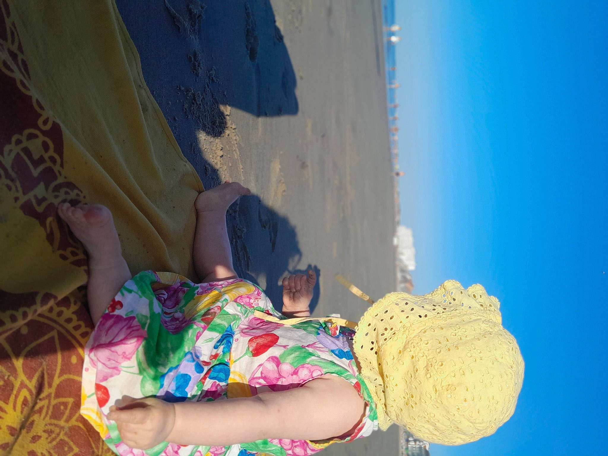 Giulia a rejoint le concours — aidez-le/la à gagner de superbes lots ! azure, beach, beauty, fun, happy, hat, human_body, leg, leisure, light, people, people_in_nature, sky, summer, sunlight, thigh, tints_and_shades, travel, wall, wood