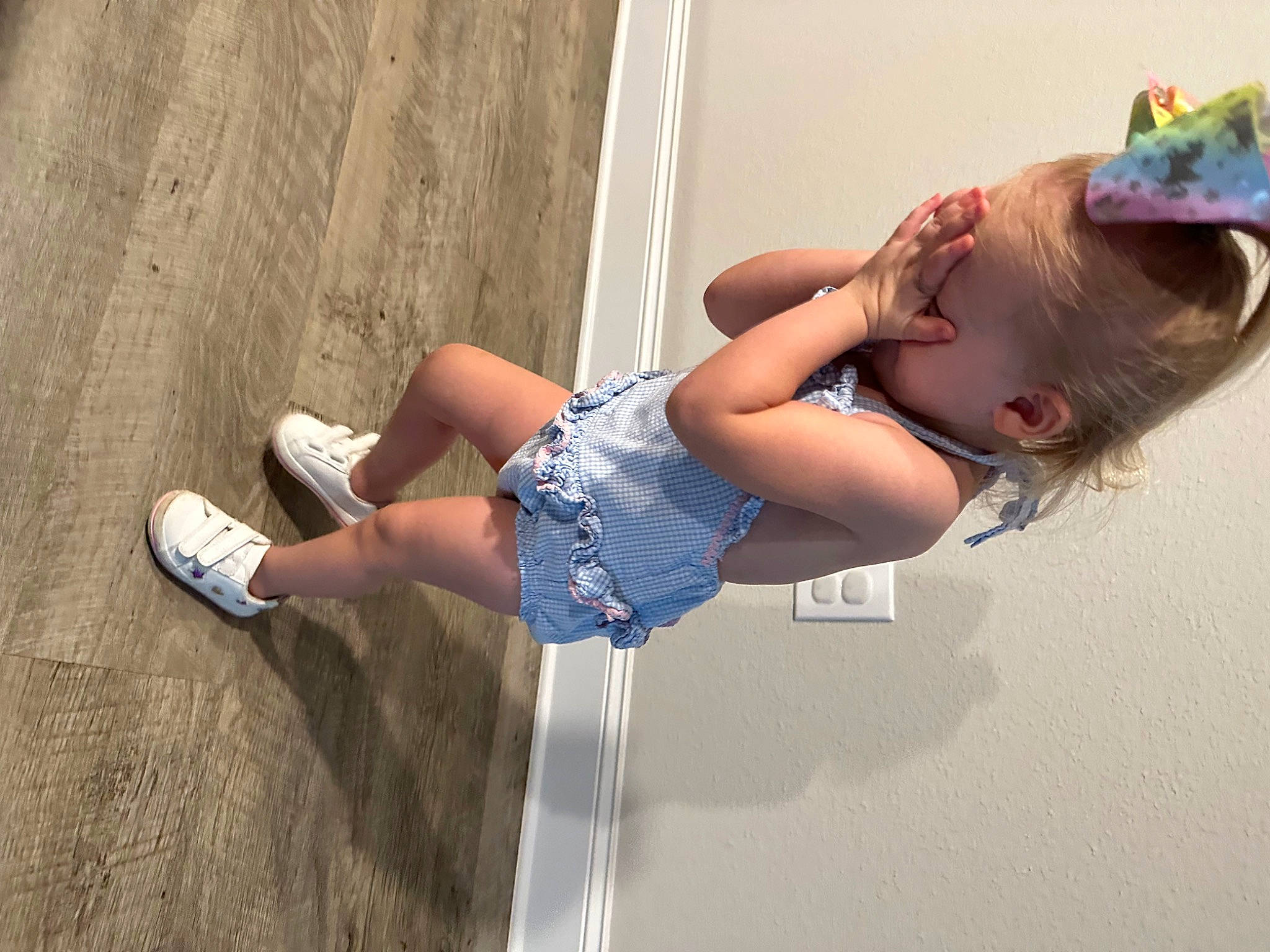 Rylee is registered to the contest to win money with this photo: barefoot, calf, child, denim, elbow, electric_blue, foot, fun, happy, human_leg, joint, knee, leg, leisure, person, sandal, smile, thigh, toddler, waist