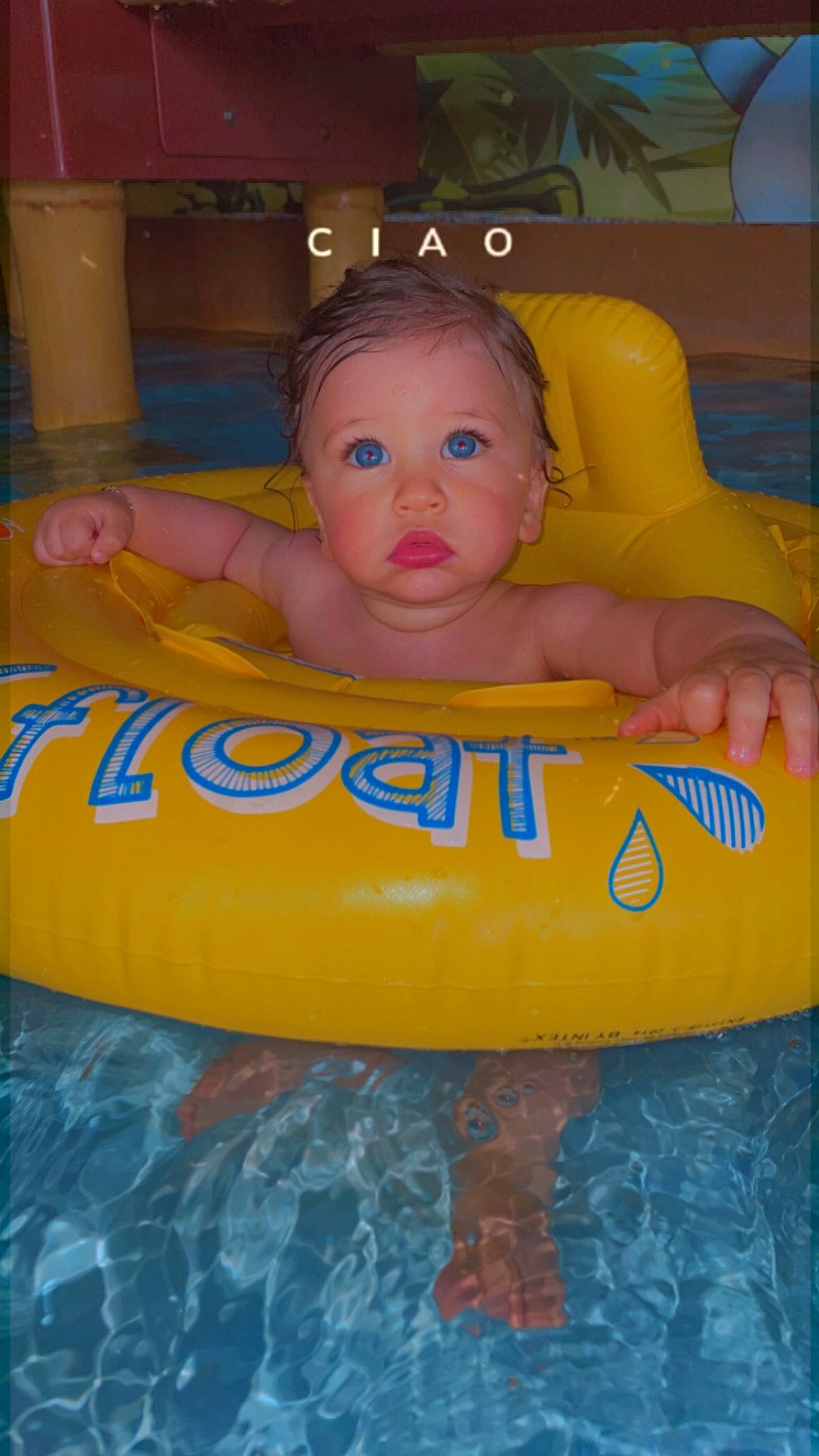 Leyann participe au concours pour gagner de l'argent avec cette photo : aqua, baby, baby_float, baby_products, bathing, cheek, chest, child, fun, games, happy, leisure, leisure_centre, nonbuilding_structure, person, play, recreation, swimming_pool, toddler, vacation