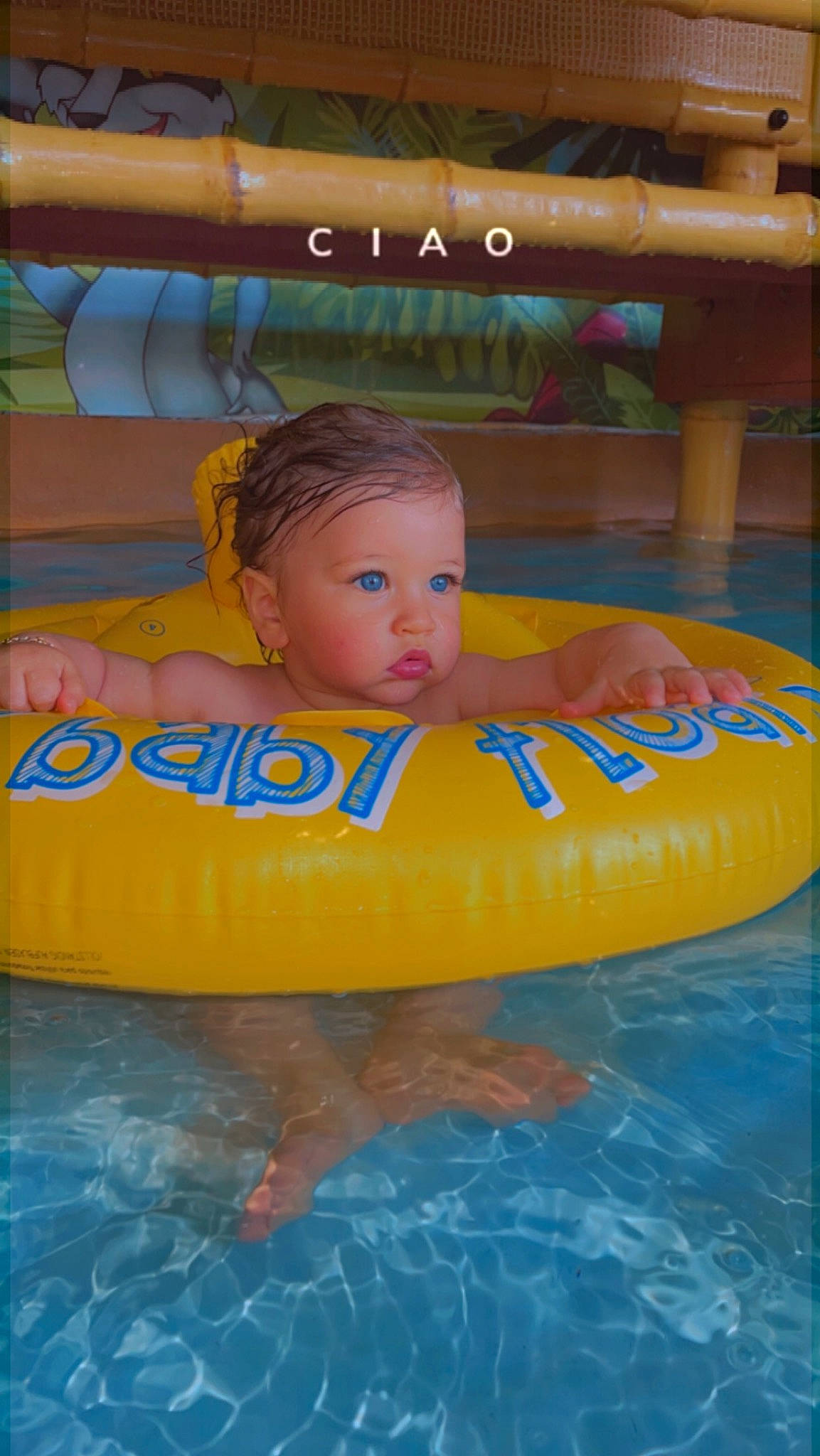Leyann participe au concours pour gagner de l'argent avec cette photo : baby_float, baby_products, bathing, child, fun, games, happy, inflatable, leisure, leisure_centre, nonbuilding_structure, person, personal_protective_equipment, play, product, recreation, swimming_pool, thigh, toddler, vacation