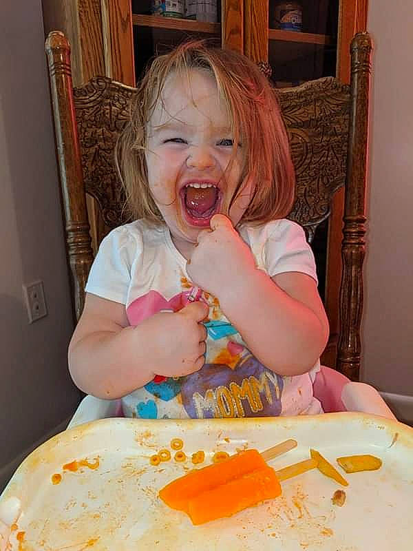 Alexis is registered to the contest to win money with this photo: baby_food, child, comfort_food, cuisine, dish, eating, food, person, sweetness, toddler