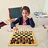Alyssa a rejoint le concours — aidez-le/la à gagner de superbes lots ! blackboard, chess, face, game, head, person, play, student