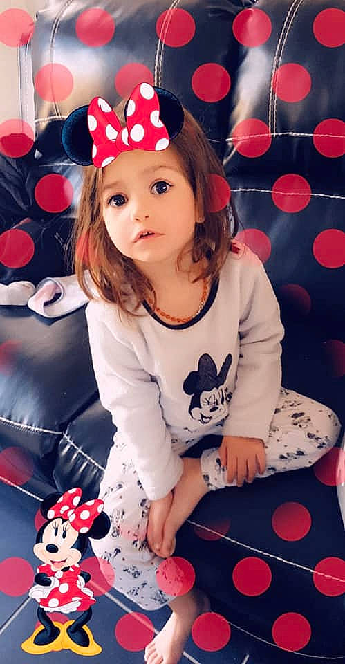 Sélèna a rejoint le concours — aidez-le/la à gagner de superbes lots ! baby_toddler_clothing, child, child_model, daughter, design, ear, headgear, heart, pattern, person, pink, polka_dot, red, sleeve, smile, t_shirt, toddler